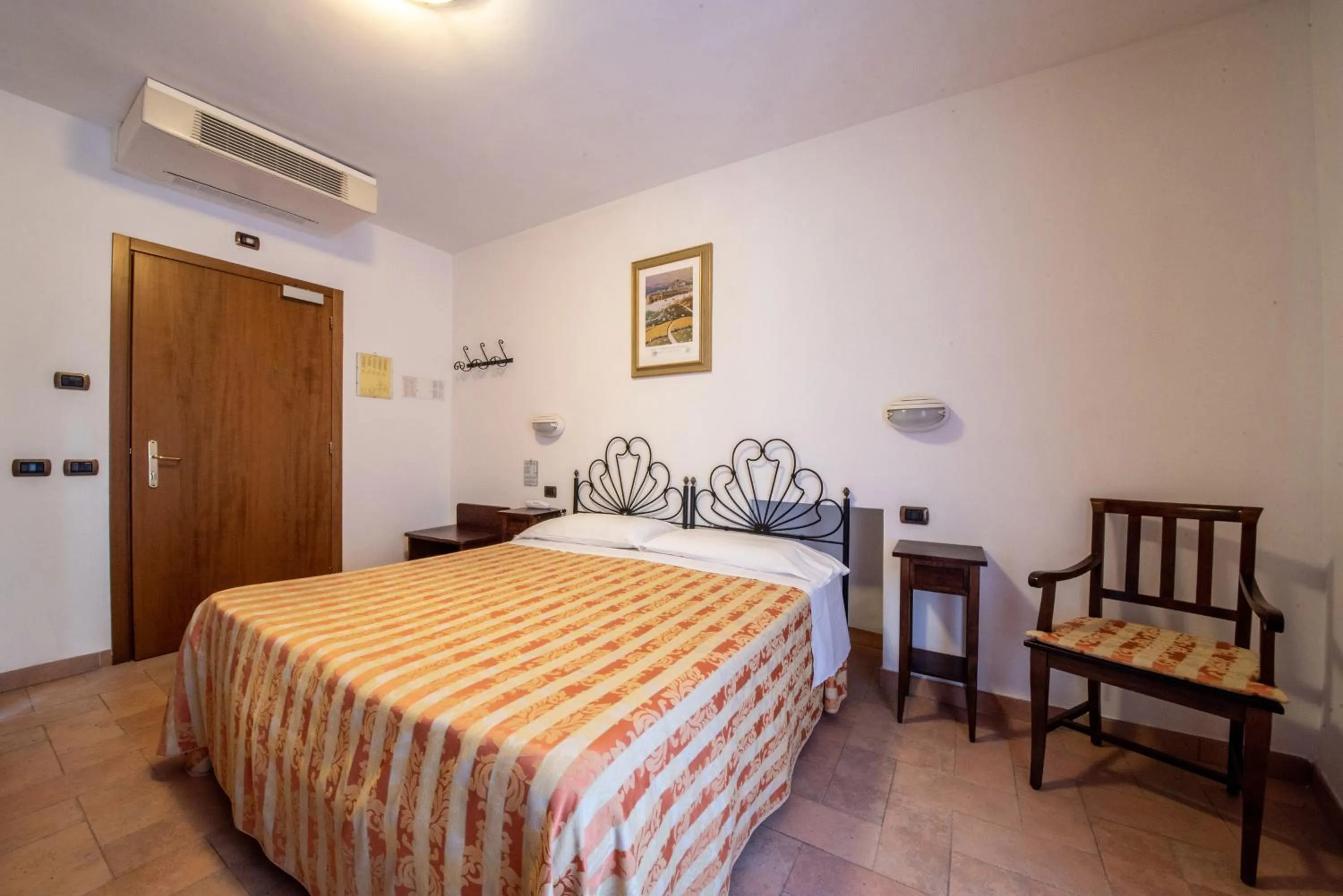 Bedroom, Bed in Hotel Sole