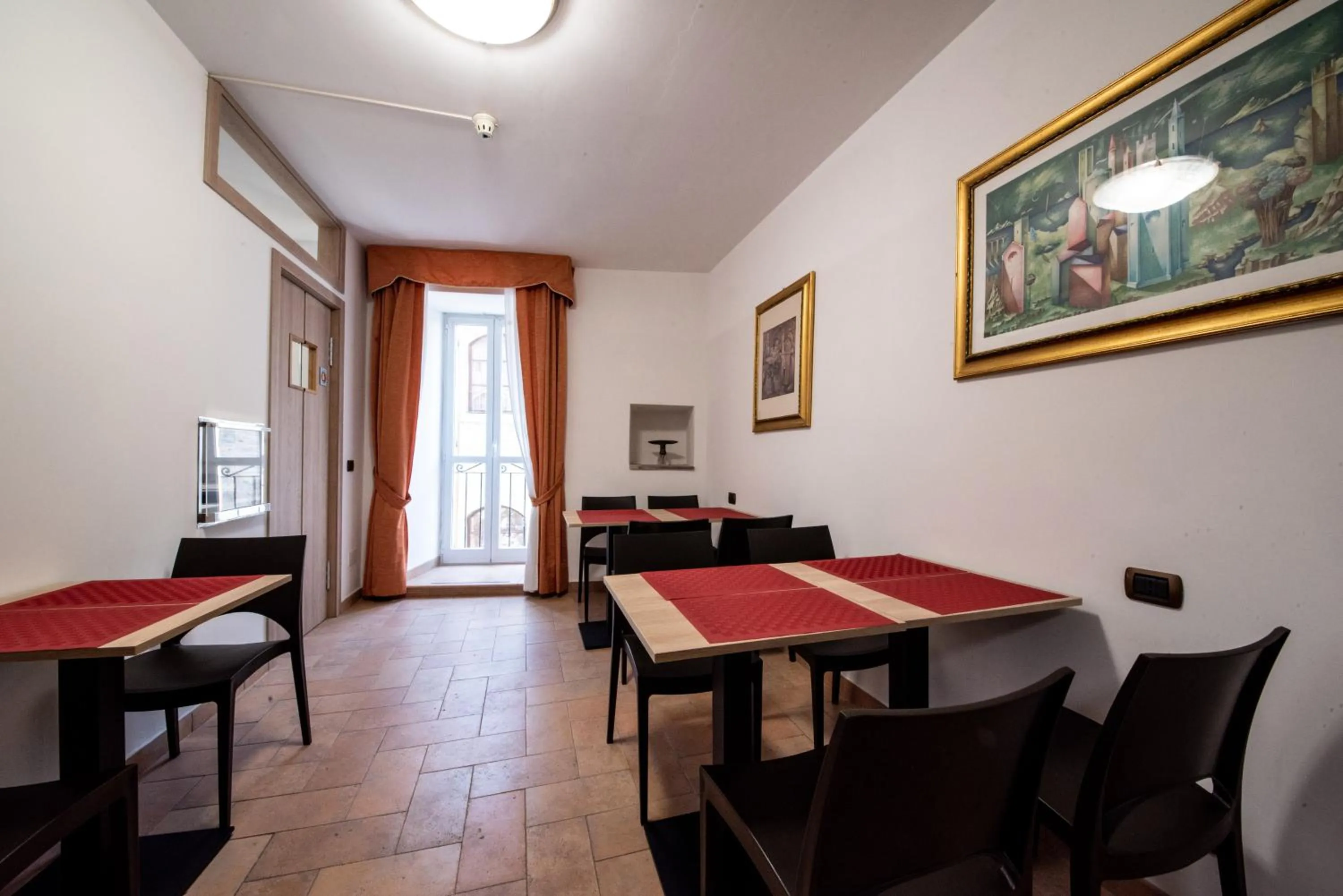 Communal lounge/ TV room in Hotel Sole