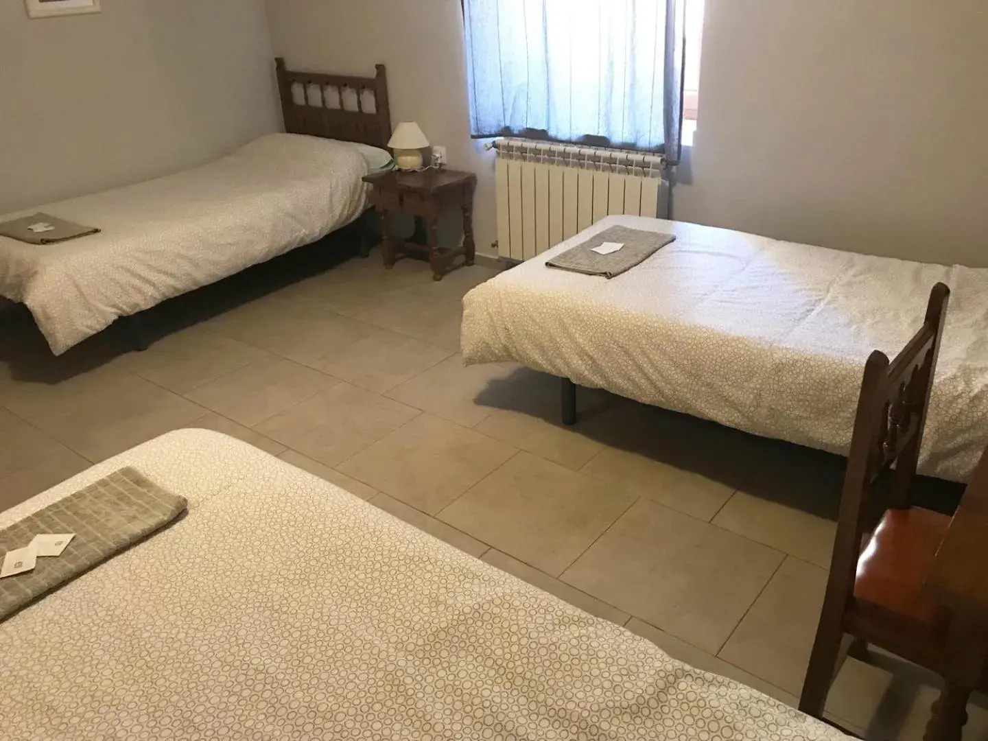 Triple Room with Private Bathroom in Albergue Orion Triple Room with Private Bathroom in Albergue Orion