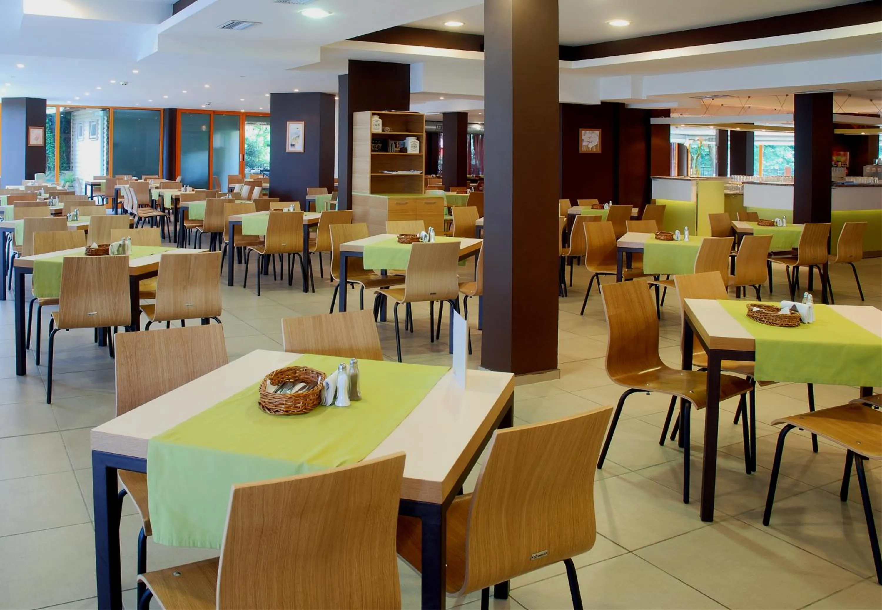 Restaurant/places to eat in Hotel Sunrise Golden Sands