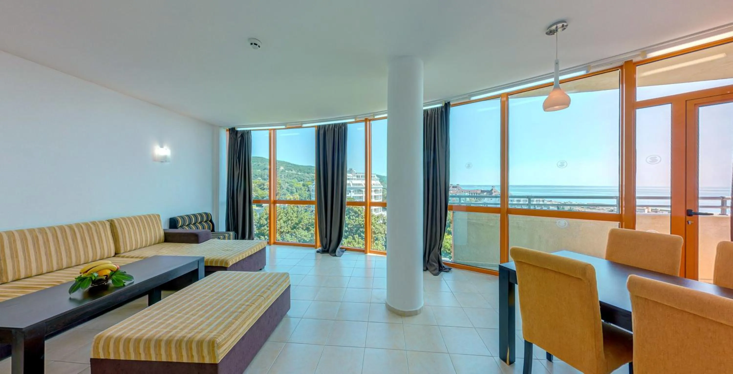 Living room in Hotel Sunrise Golden Sands