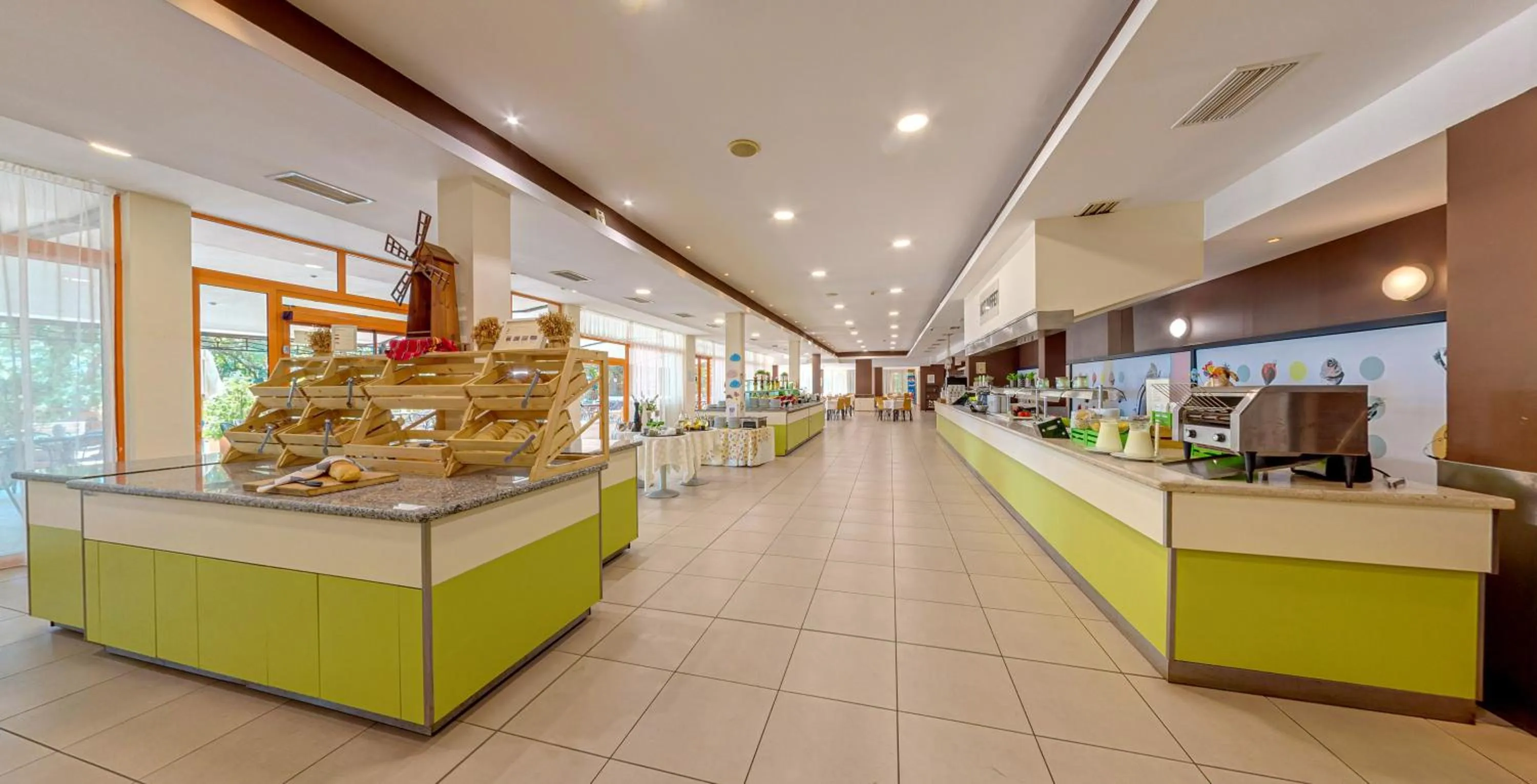 Restaurant/places to eat in Hotel Sunrise Golden Sands