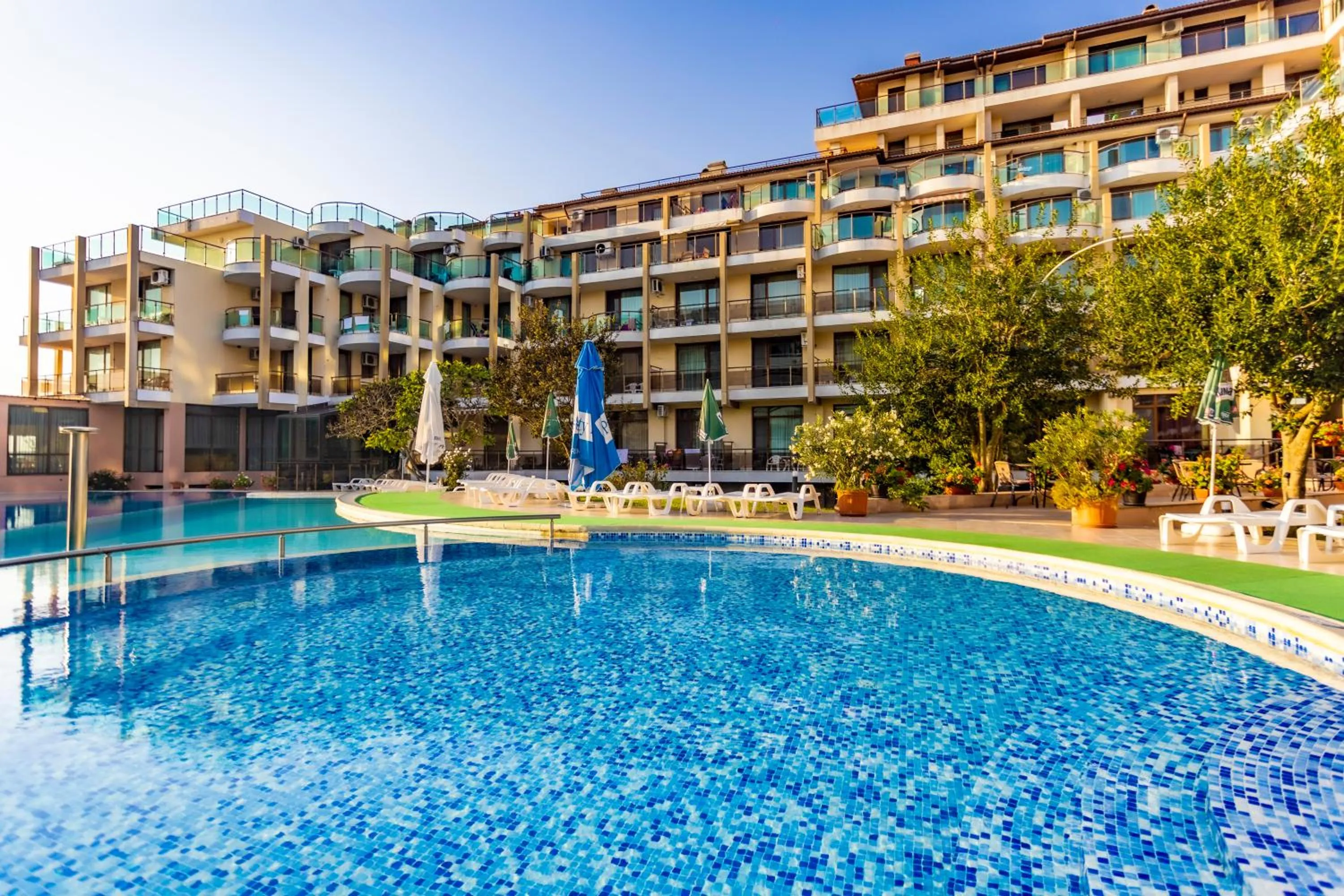 Pool view in Aparthotel Hotel Prestige City II