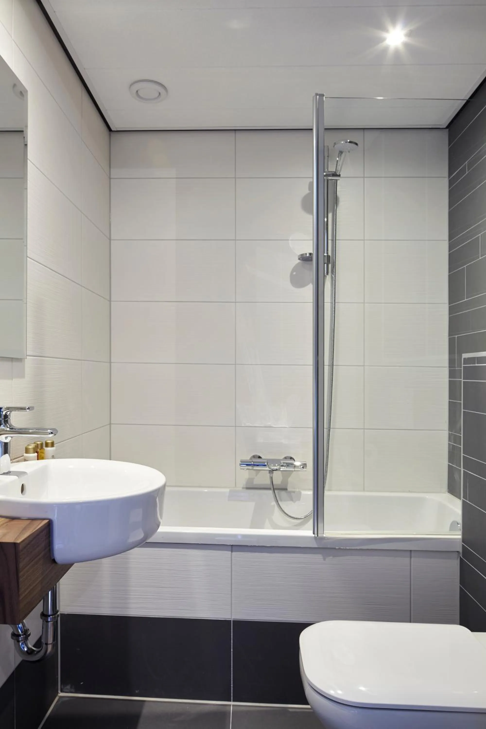 Bathroom in The Muse Amsterdam - Boutique Hotel