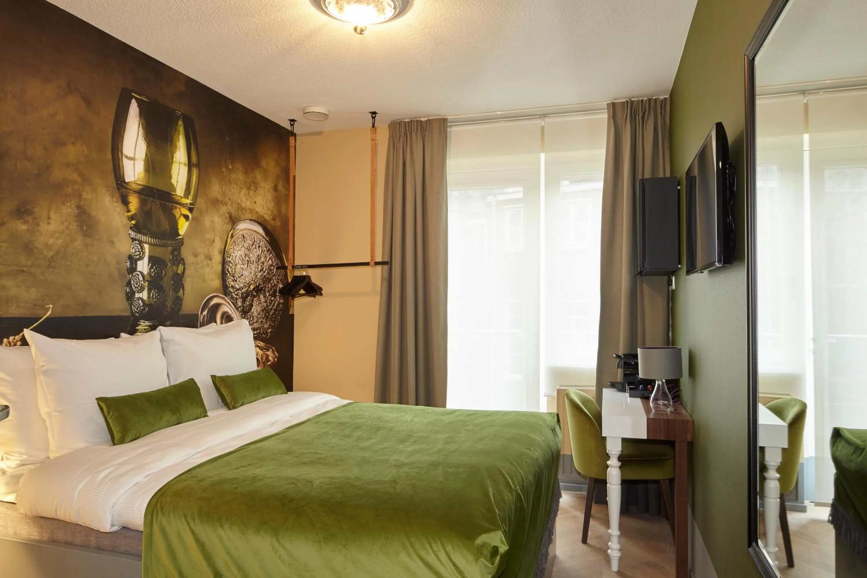 Photo of the whole room, Bed in The Muse Amsterdam - Boutique Hotel