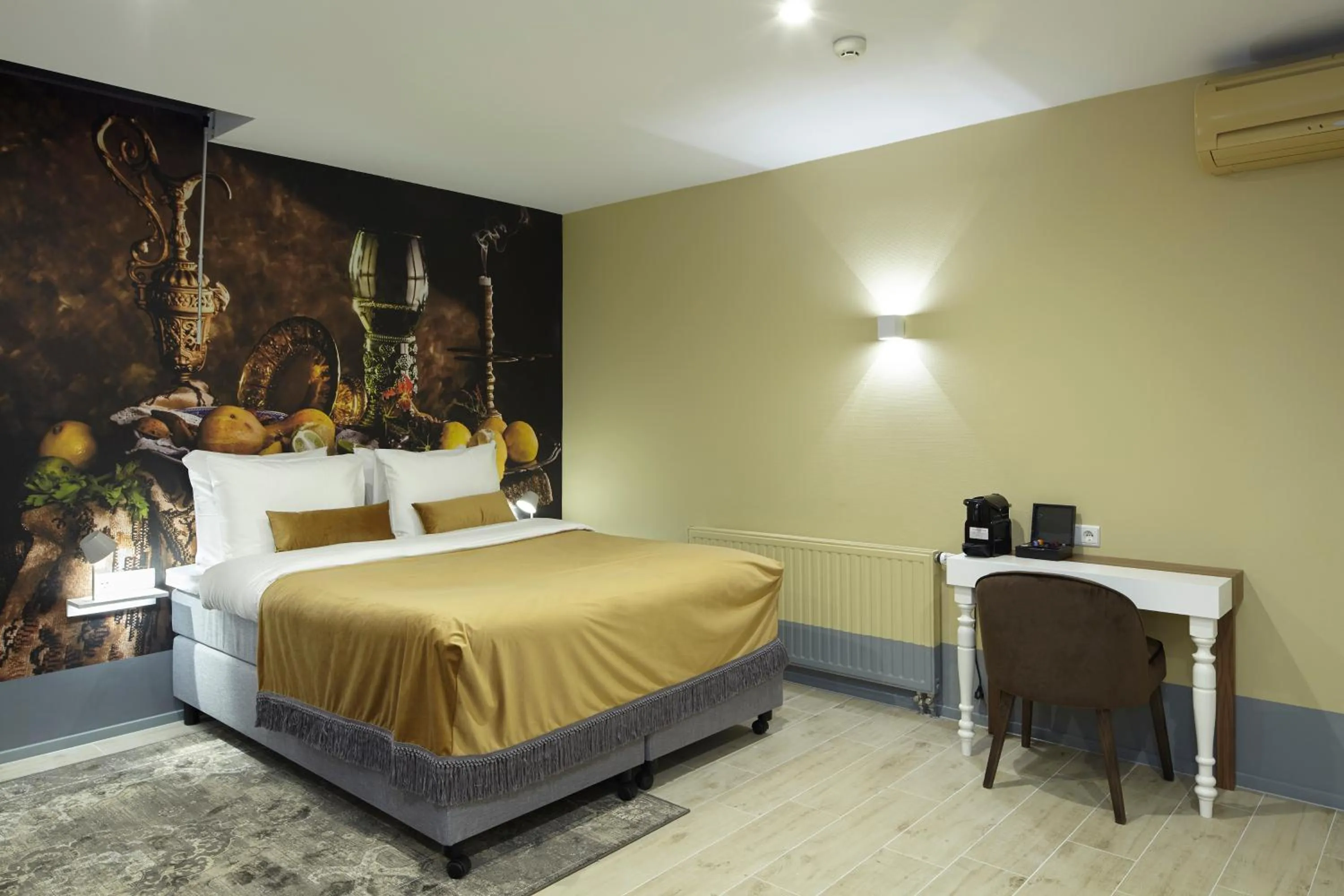 Bedroom, Bed in The Muse Amsterdam - Boutique Hotel