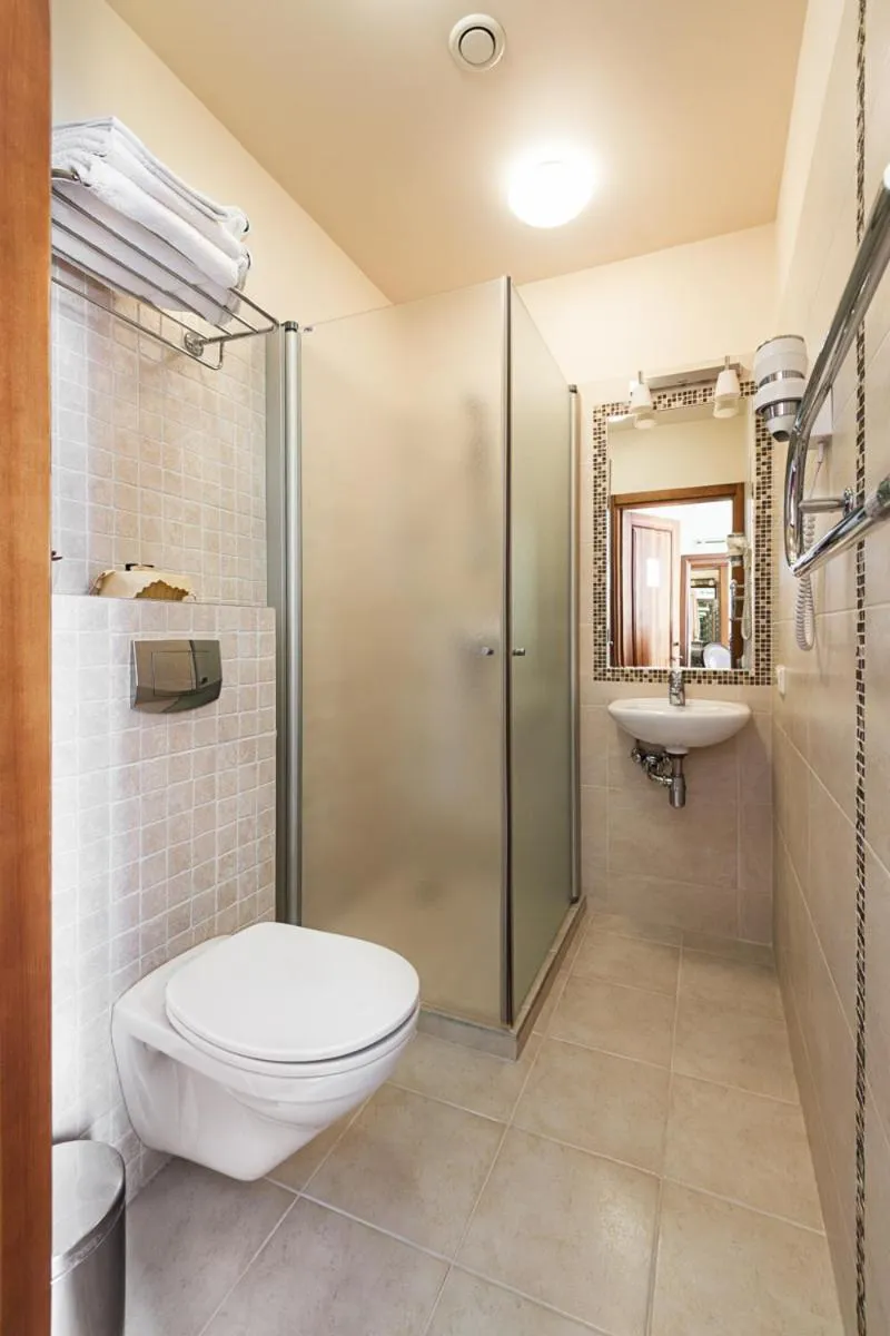 Photo of the whole room in Conviva