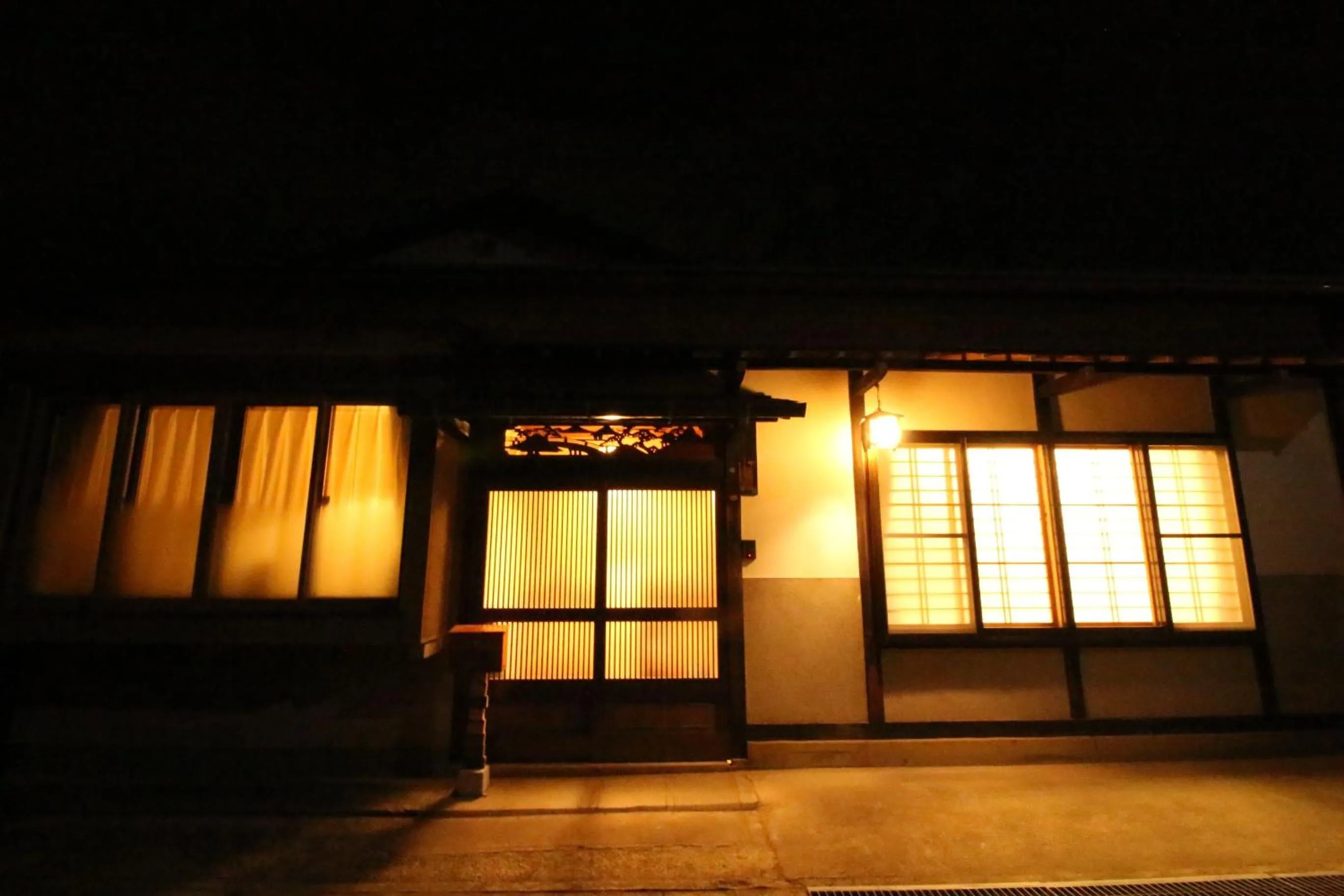 Facade/entrance in Hostel Fish in a River