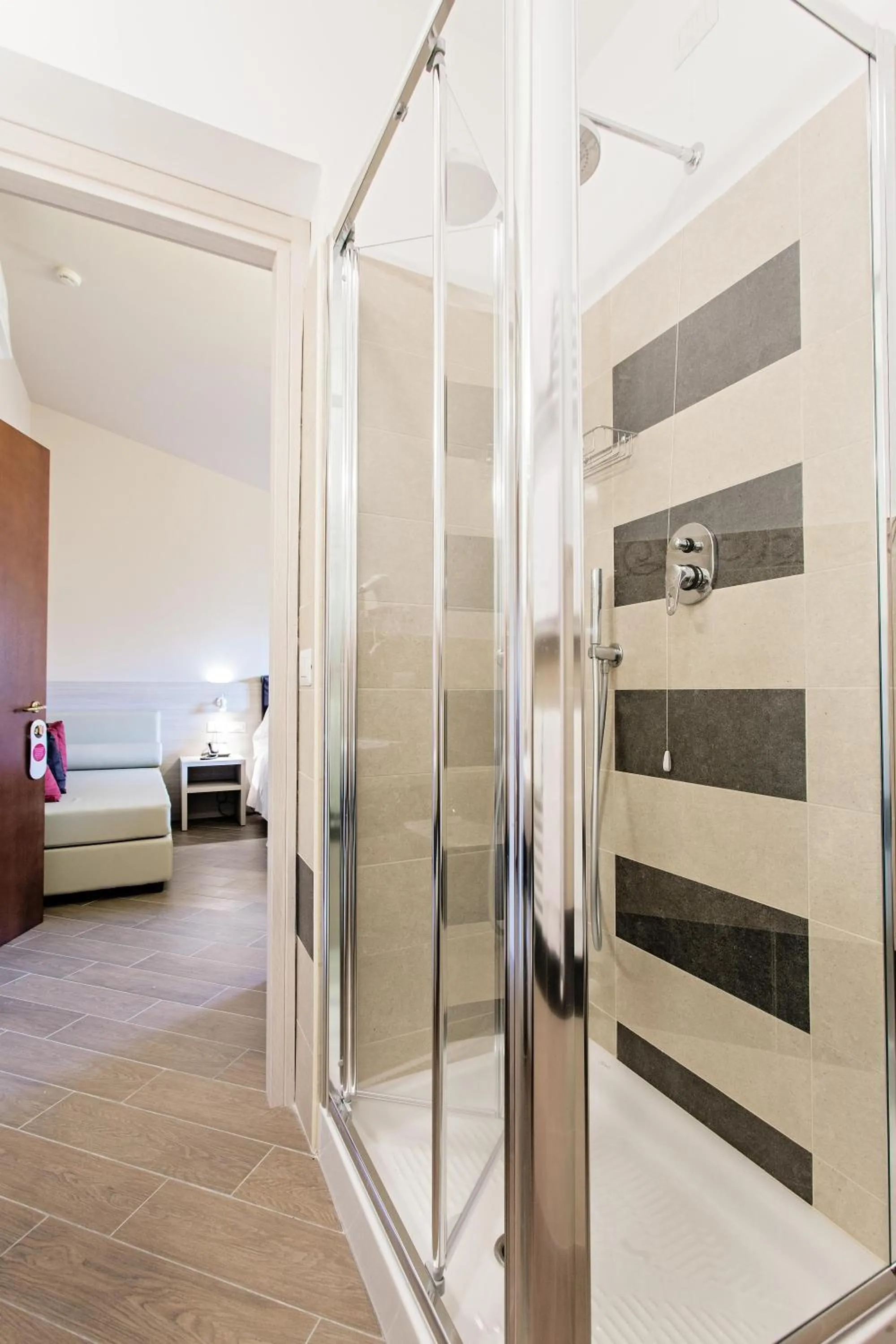 Bathroom, Bed in Hotel Los Angeles