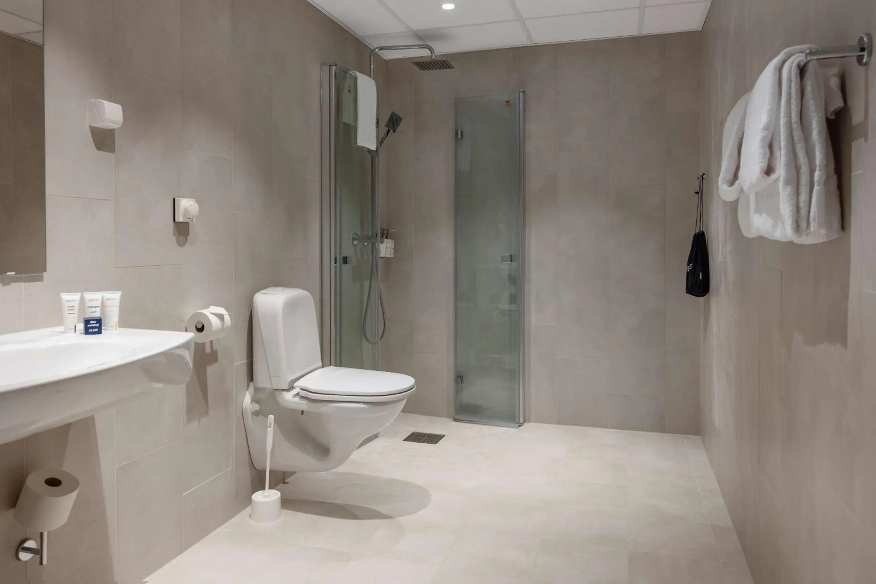 Bathroom in Park Inn by Radisson Oslo Airport Hotel West Bathroom in Park Inn by Radisson Oslo Airport Hotel West