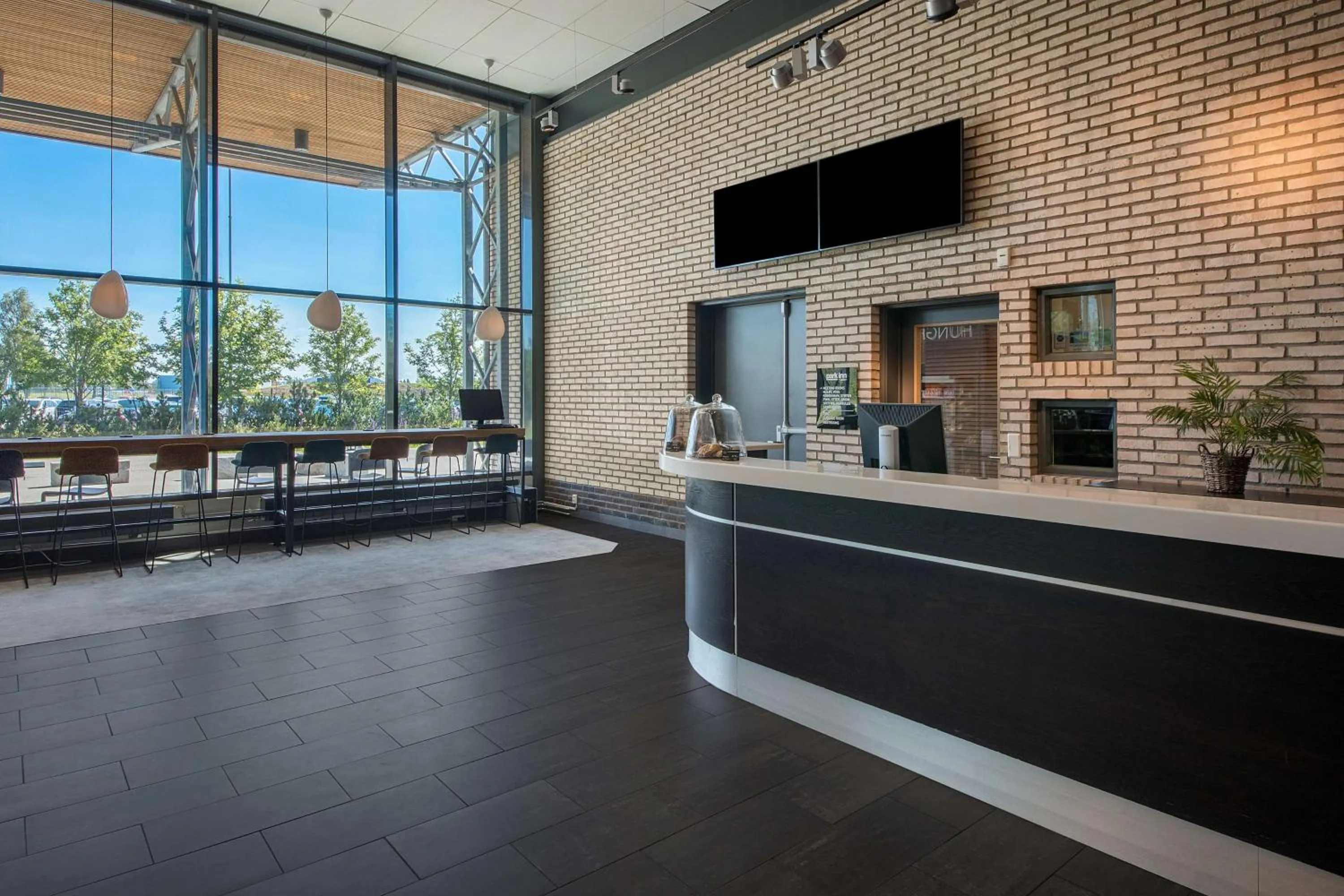 Lounge or bar in Park Inn by Radisson Oslo Airport Hotel West