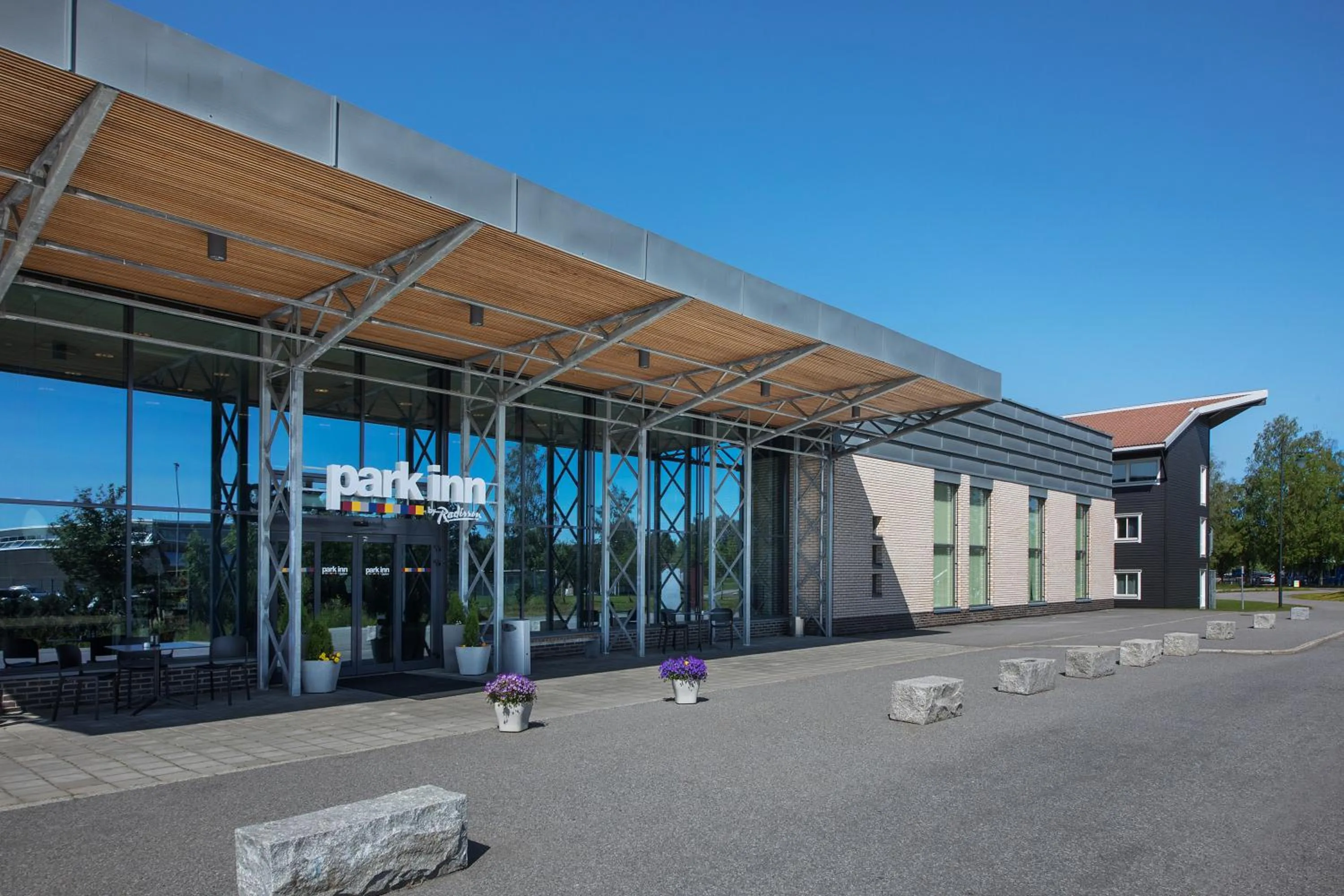 Facade/entrance in Park Inn by Radisson Oslo Airport Hotel West