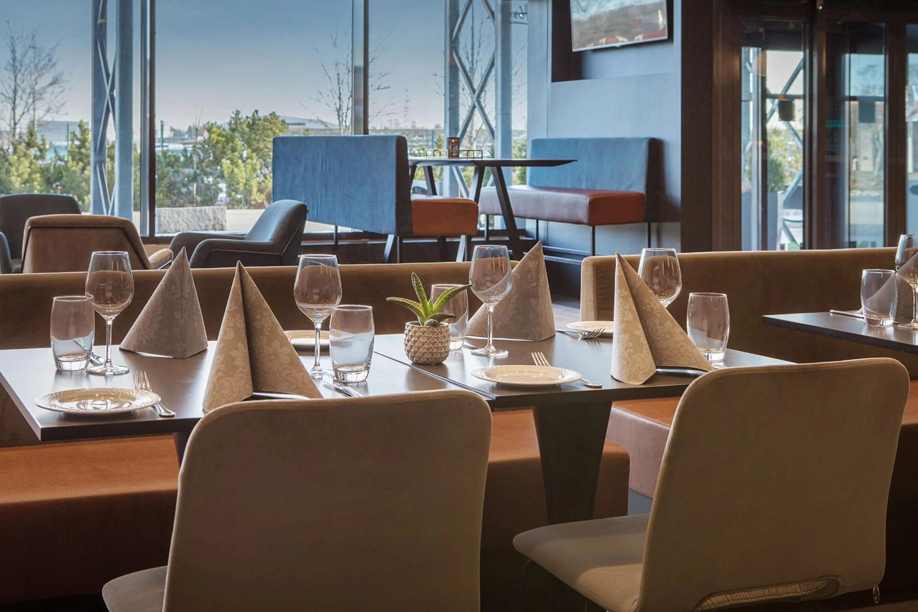 Restaurant/places to eat in Park Inn by Radisson Oslo Airport Hotel West