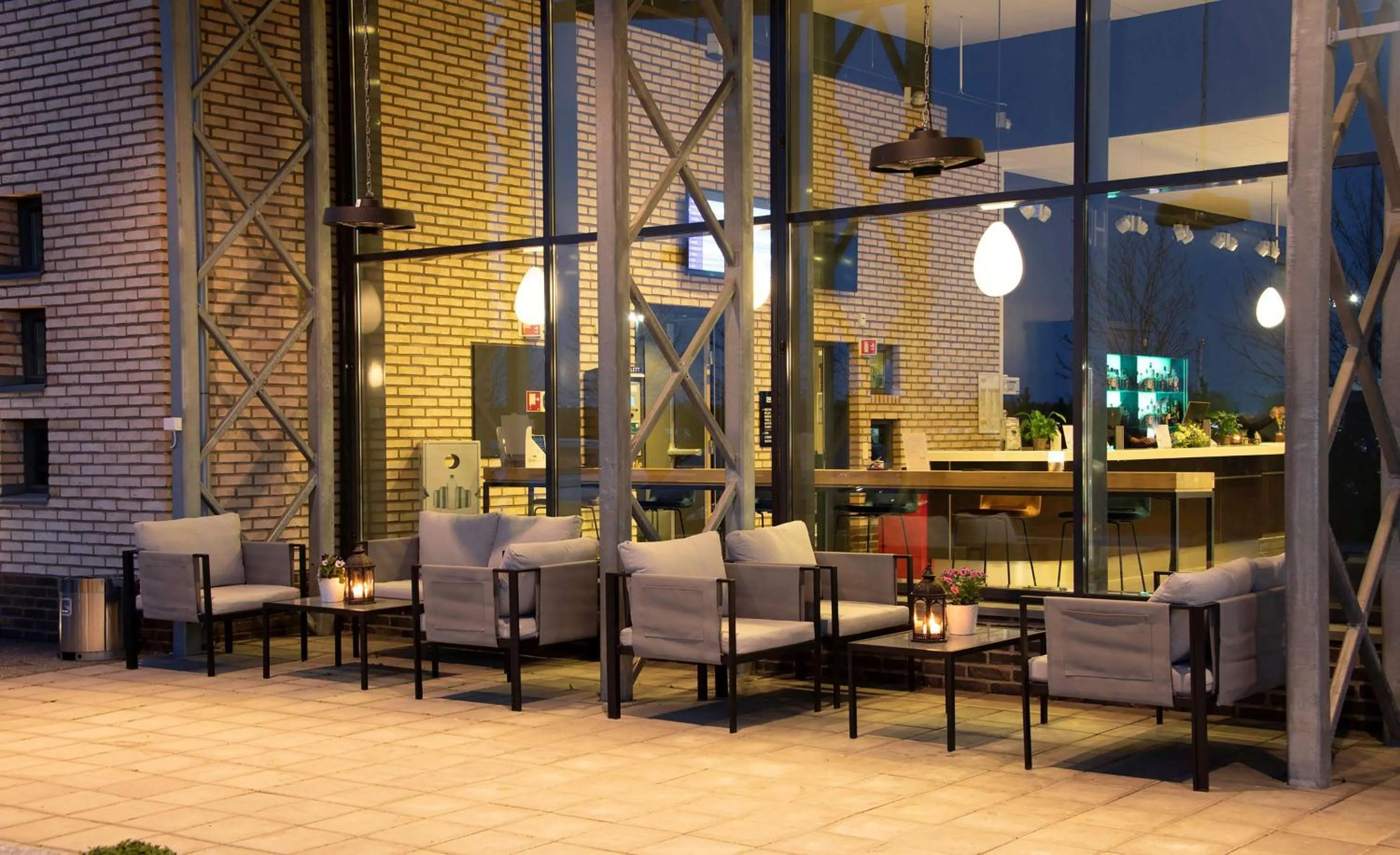 Lounge or bar in Park Inn by Radisson Oslo Airport Hotel West