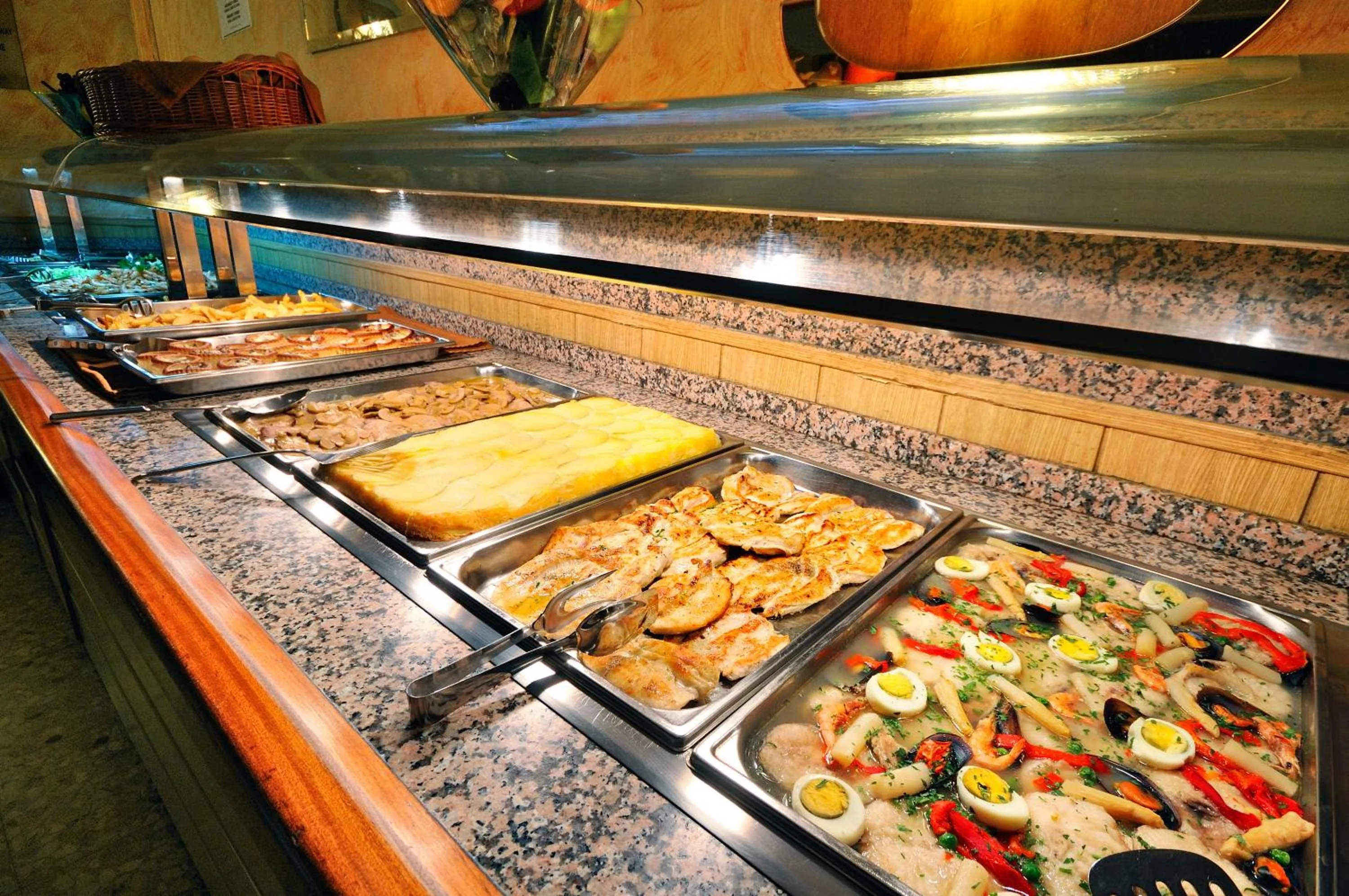 Restaurant/places to eat in BLUESEA Continental