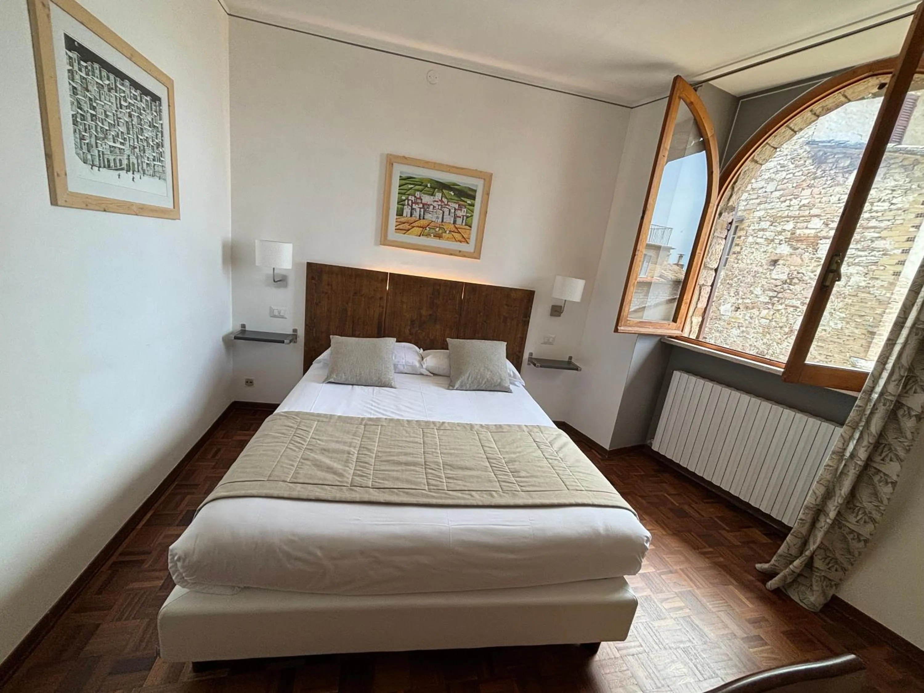Bedroom, Bed in Hotel La Fortezza