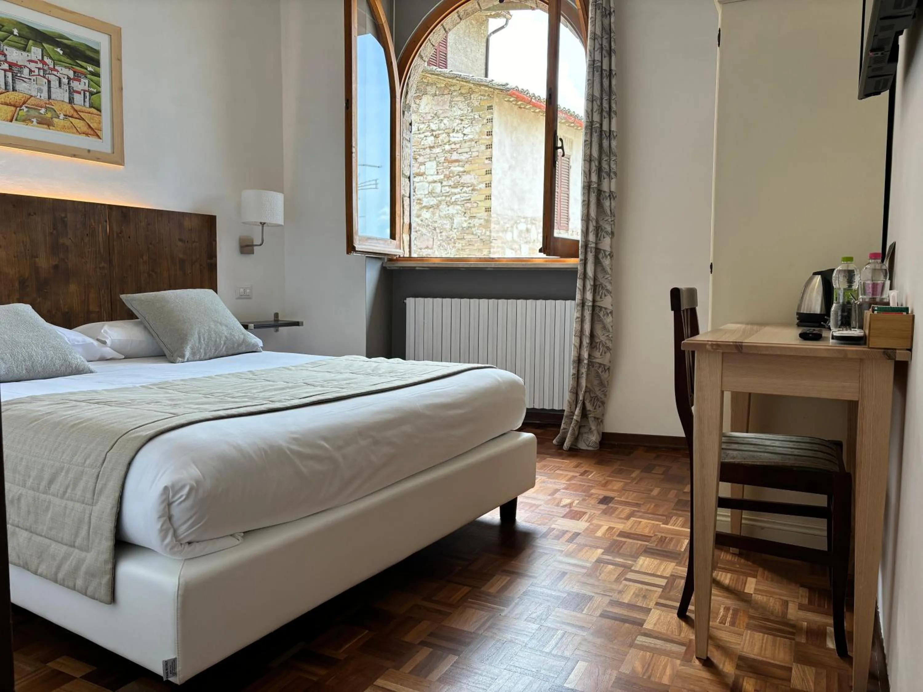 Bedroom, Bed in Hotel La Fortezza