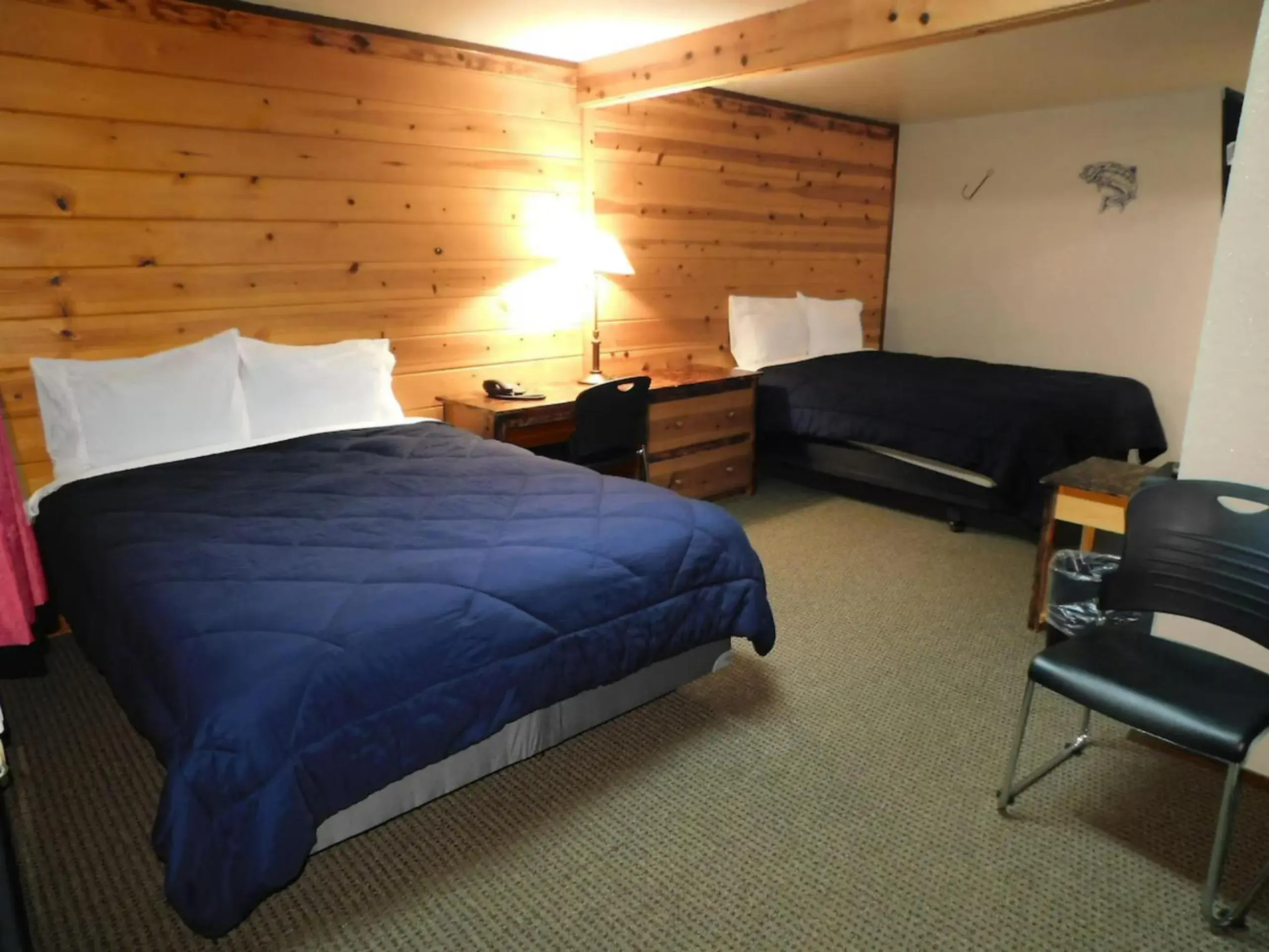 Bedroom, Bed in Packwood Inn Bedroom, Bed in Packwood Inn