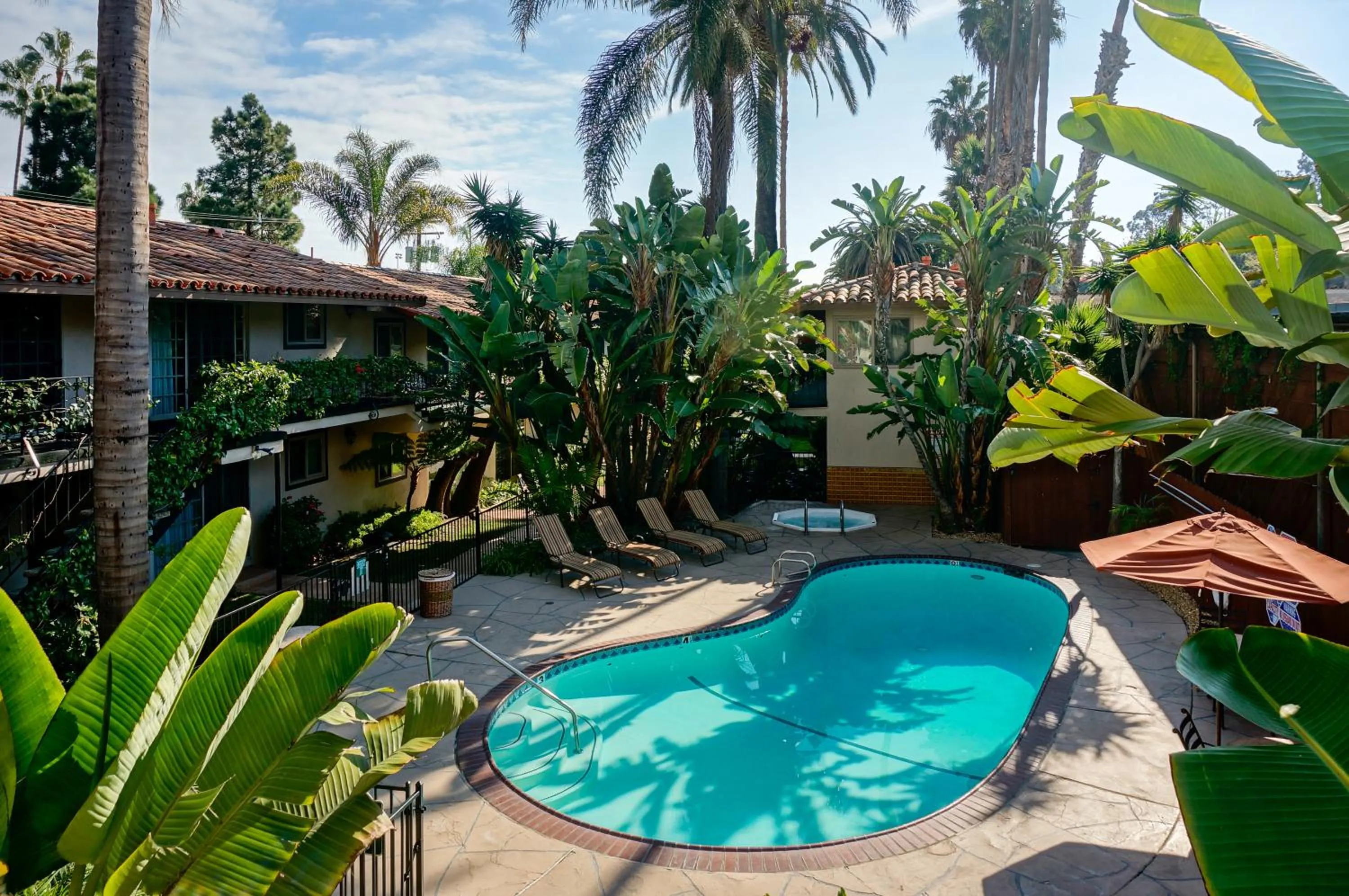 Facade/entrance in Inn by the Harbor