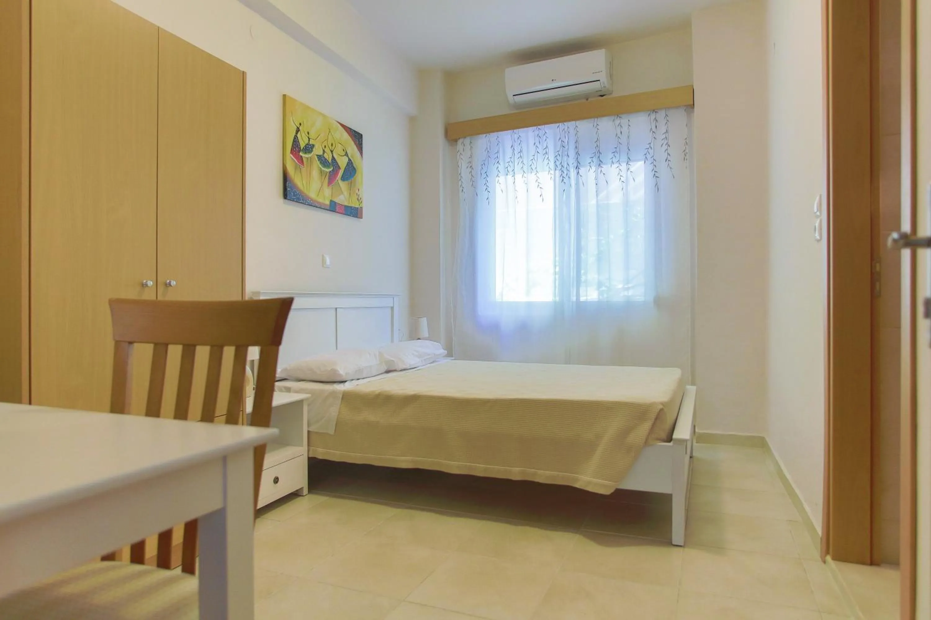 Photo of the whole room in International Hotel