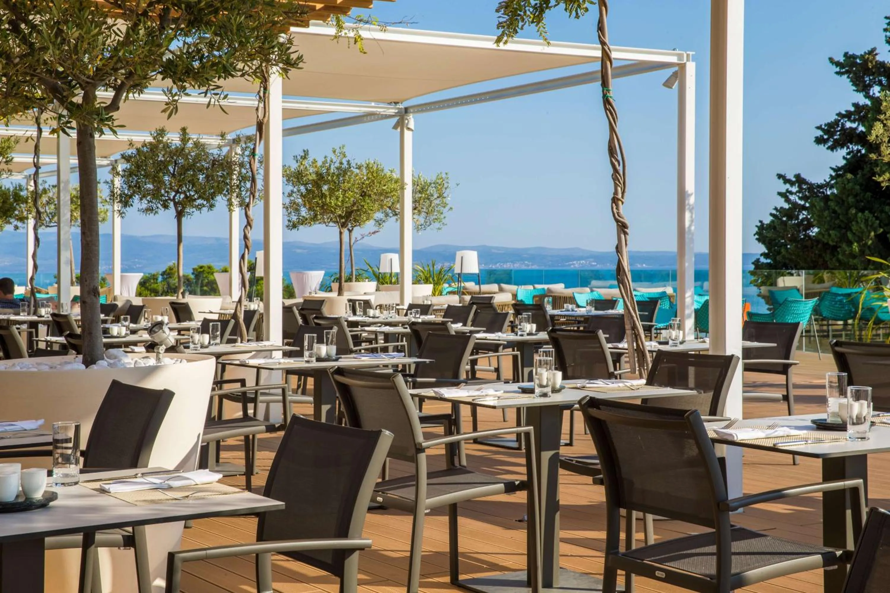 Restaurant/places to eat in Radisson Blu Resort & Spa