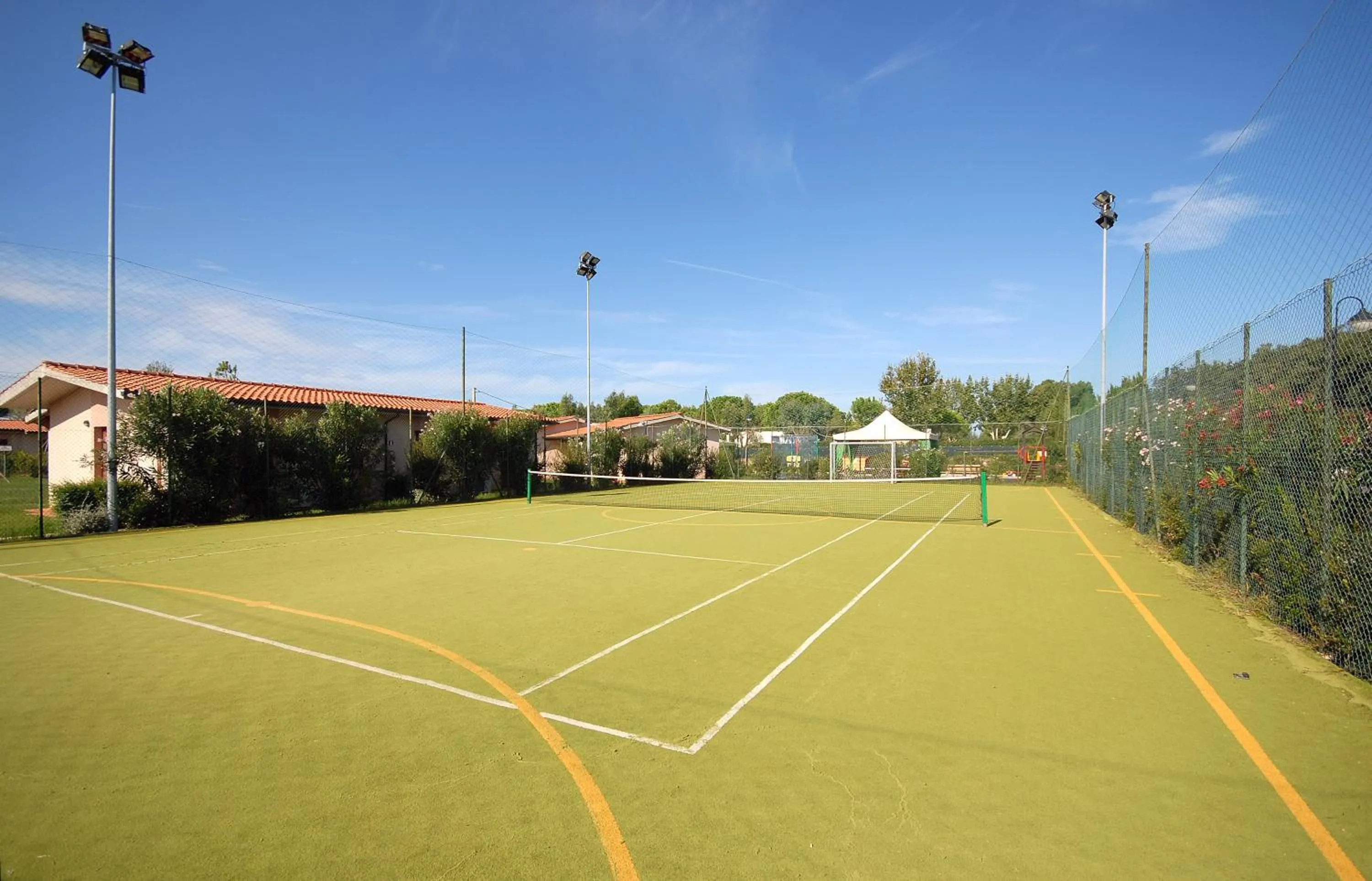 Tennis court in Villaggio Il Girasole
