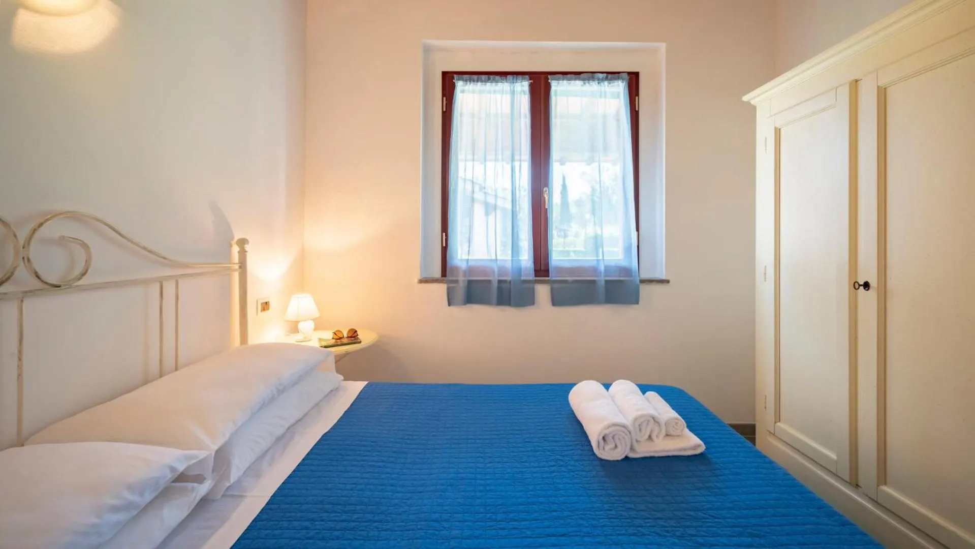 Bedroom, Bed in Villaggio Il Girasole