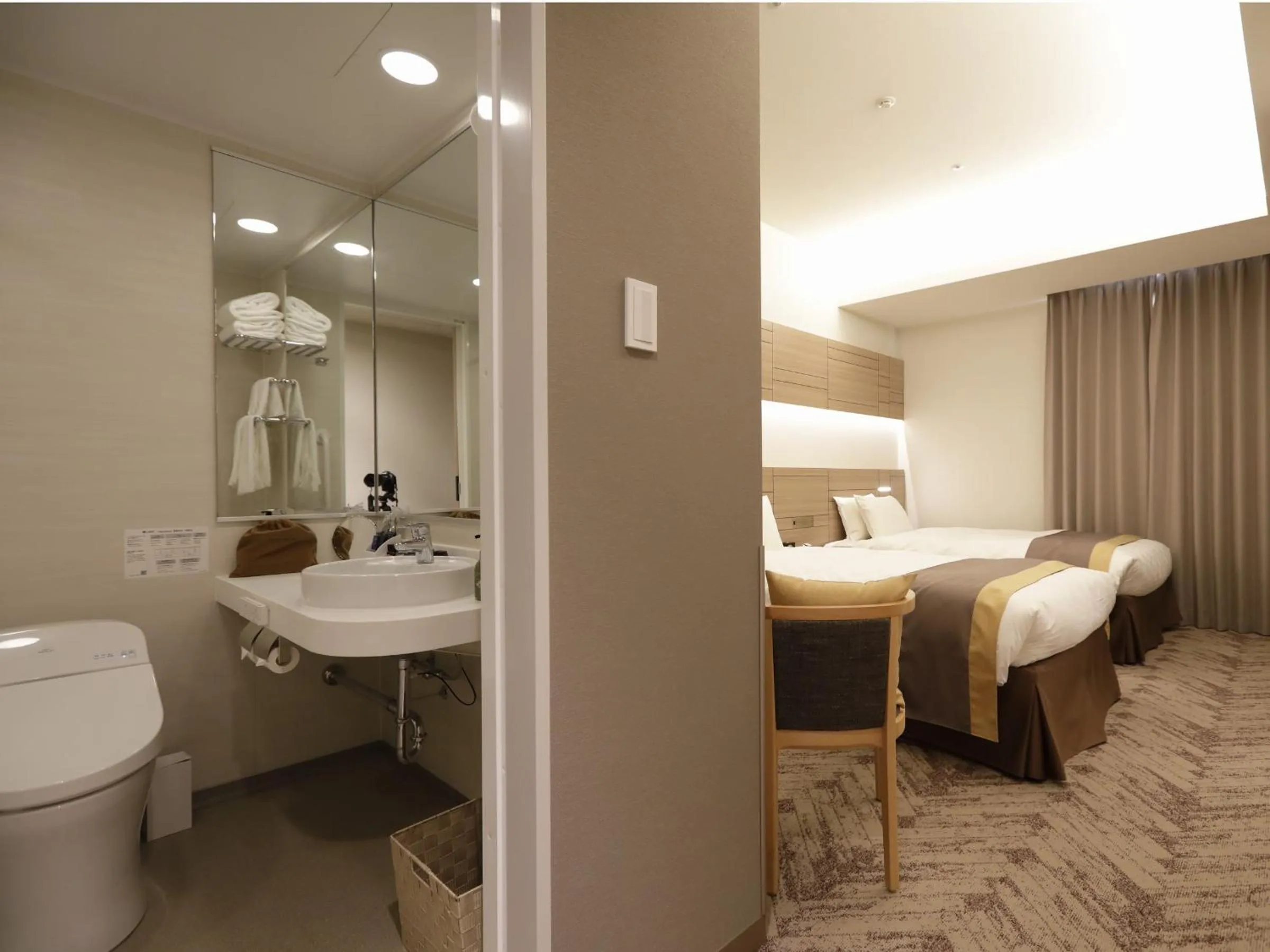 Bathroom, Bed in Nihon Seinenkan Hotel