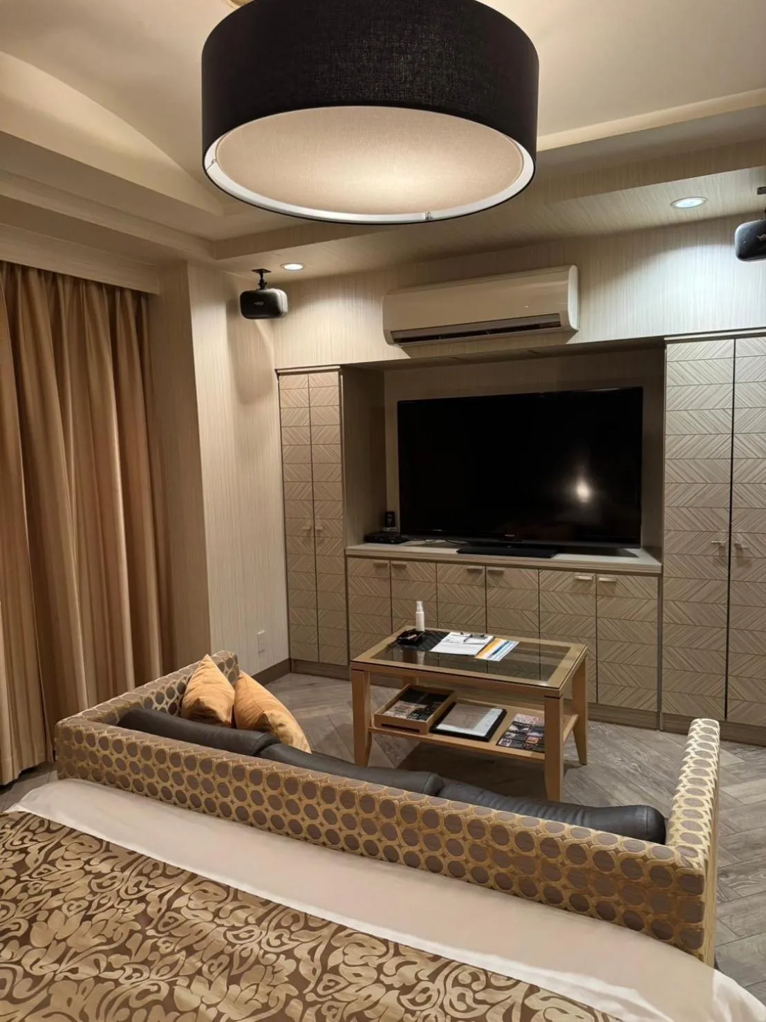 TV and multimedia in Dai Tokyo (Adult Only)