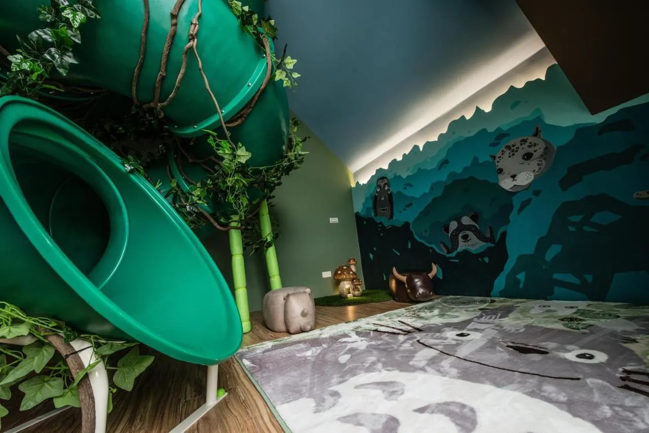 Children play ground in Hi Kids B&B