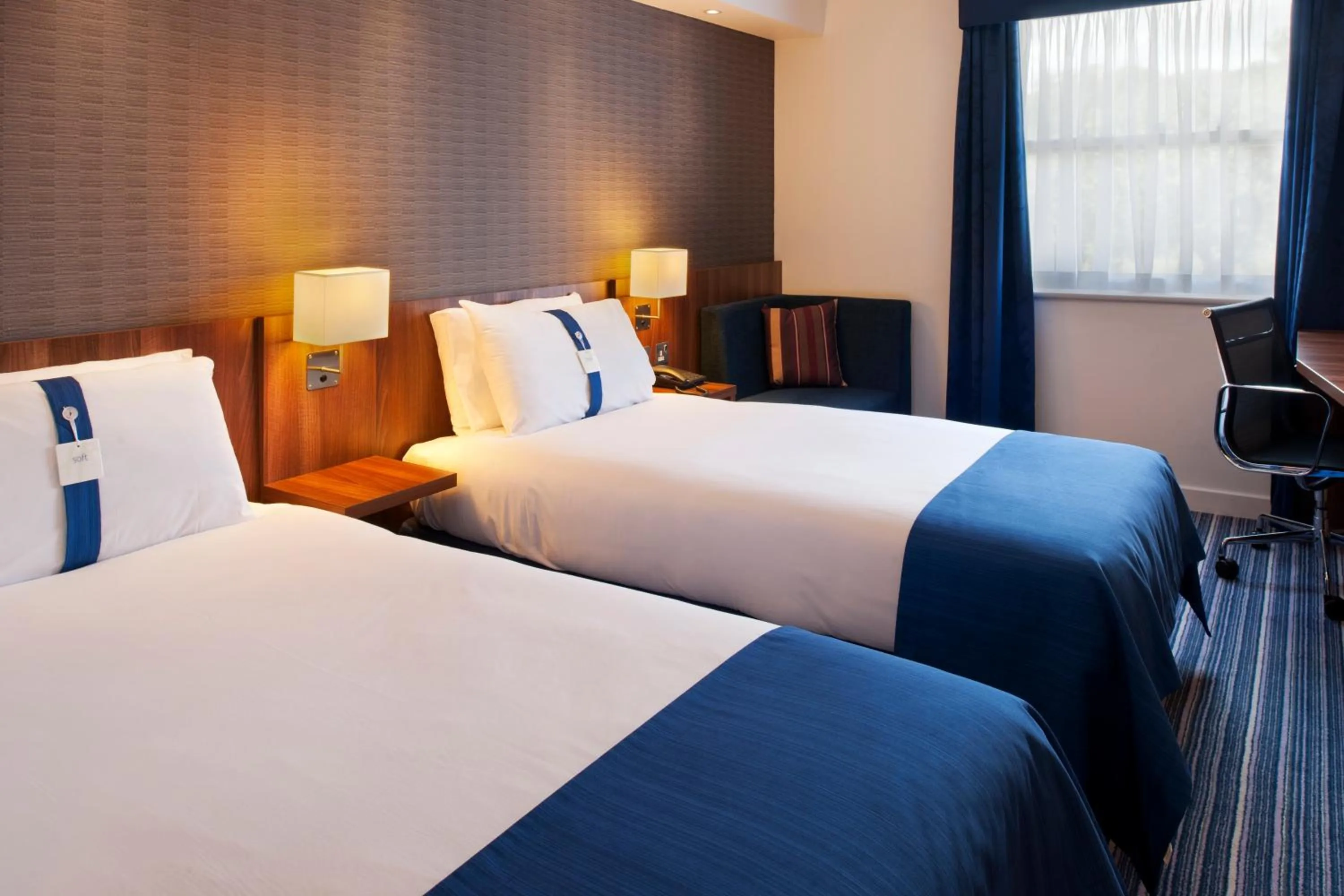 Photo of the whole room, Bed in Holiday Inn Express Leeds-East by IHG