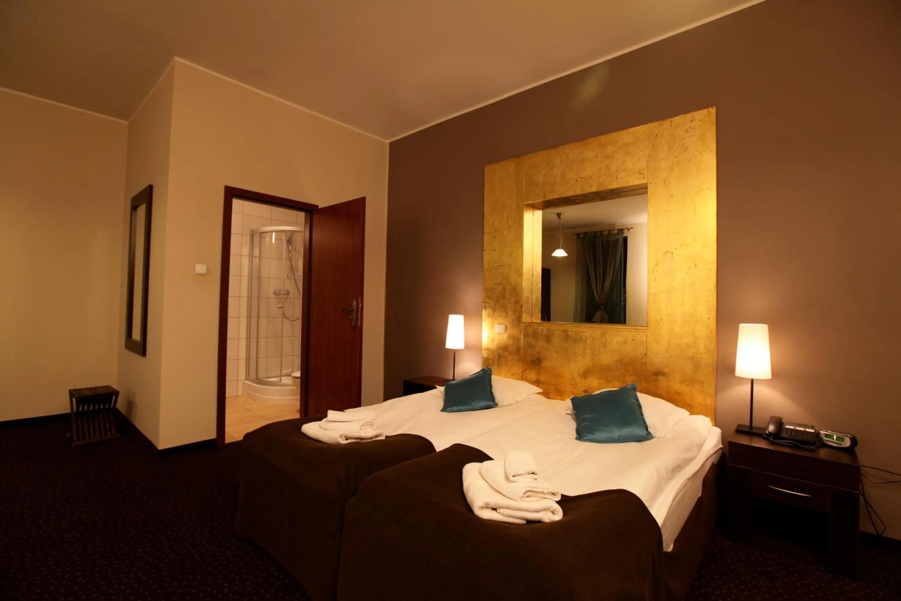 Bed in A' PROPOS Hotel, Restauracja, Club