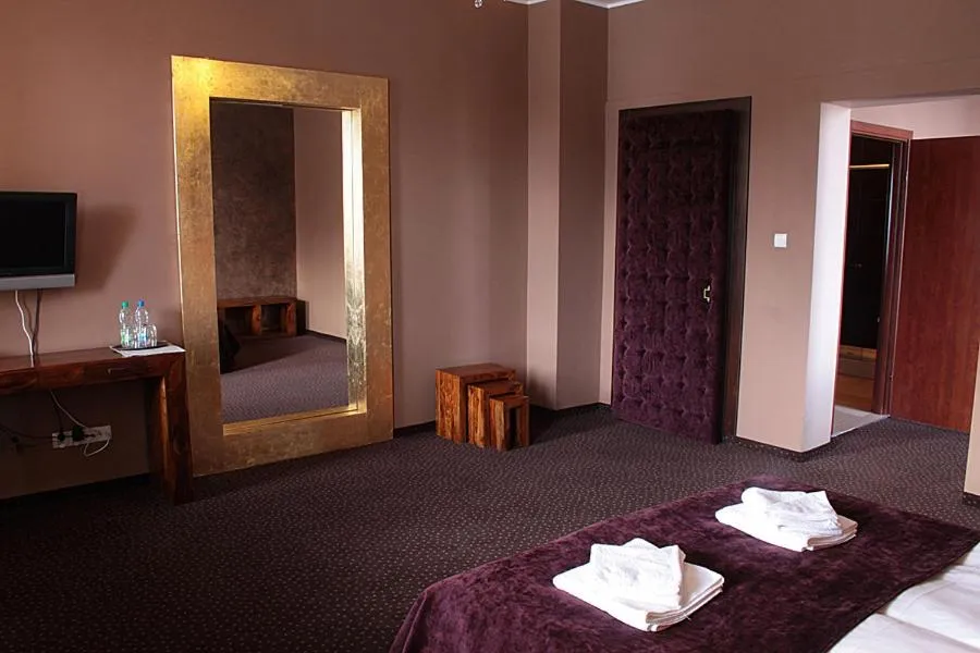 TV and multimedia, Bed in A' PROPOS Hotel, Restauracja, Club