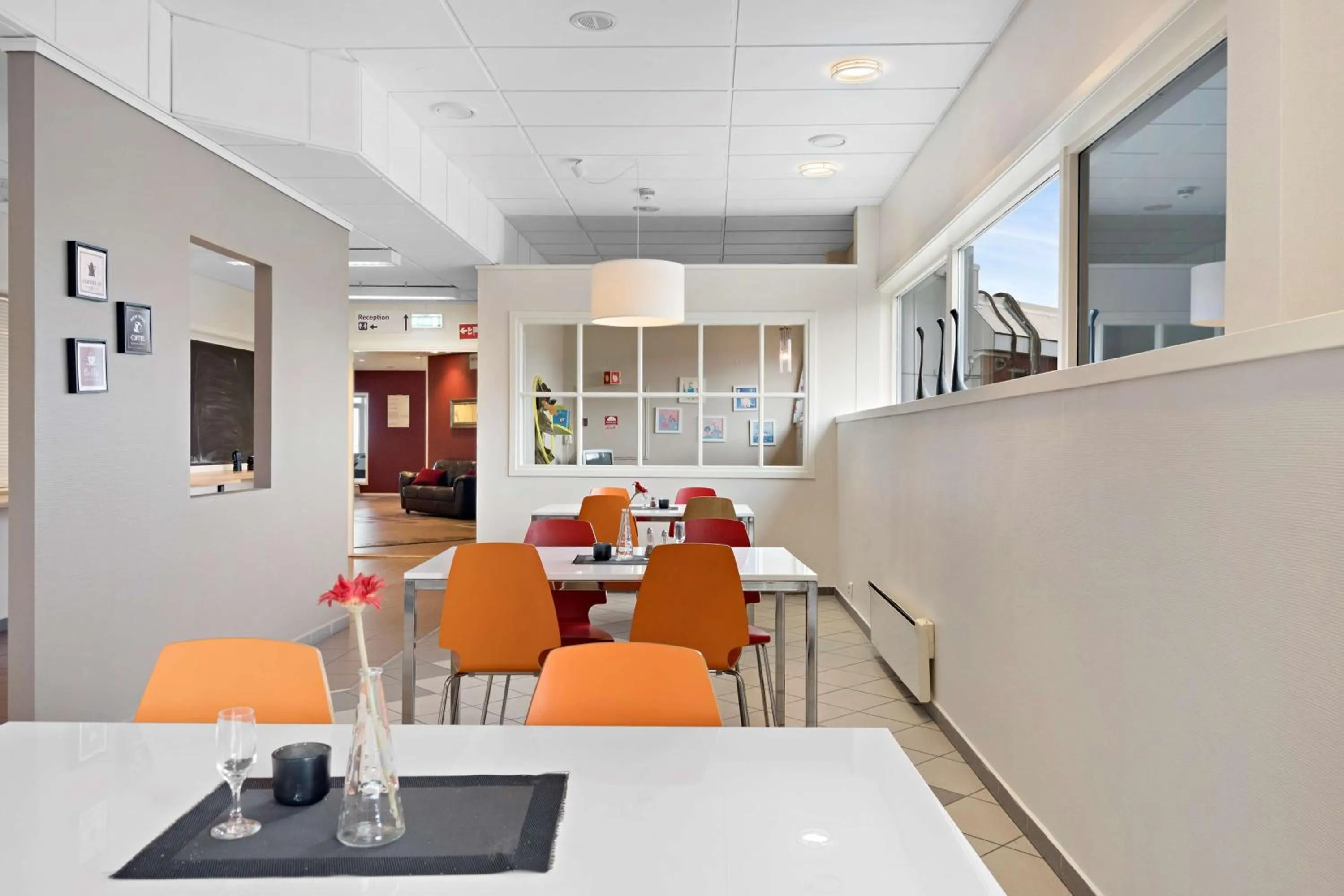 Restaurant/places to eat in Stav Hotel