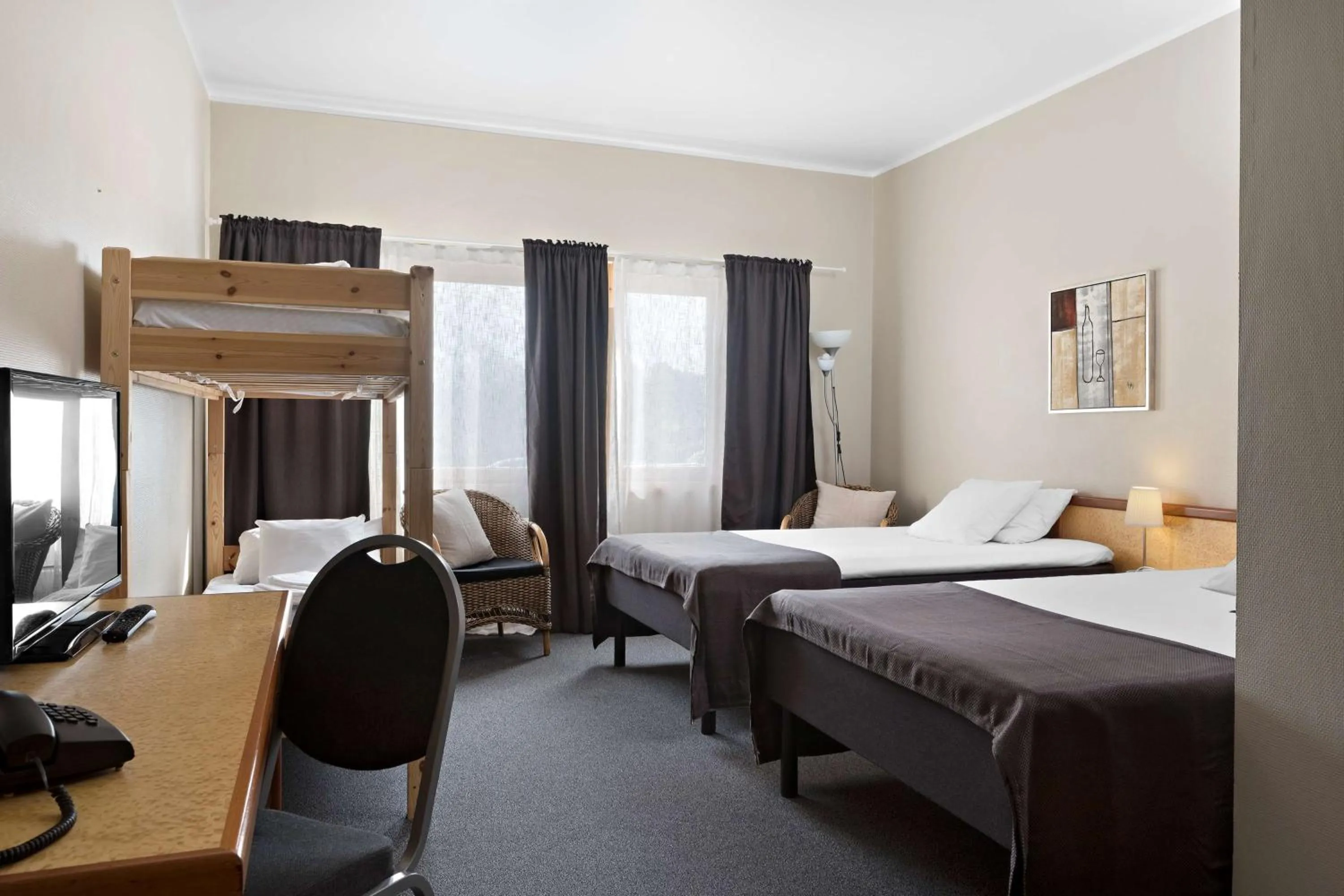 bunk bed, Bed in Stav Hotel