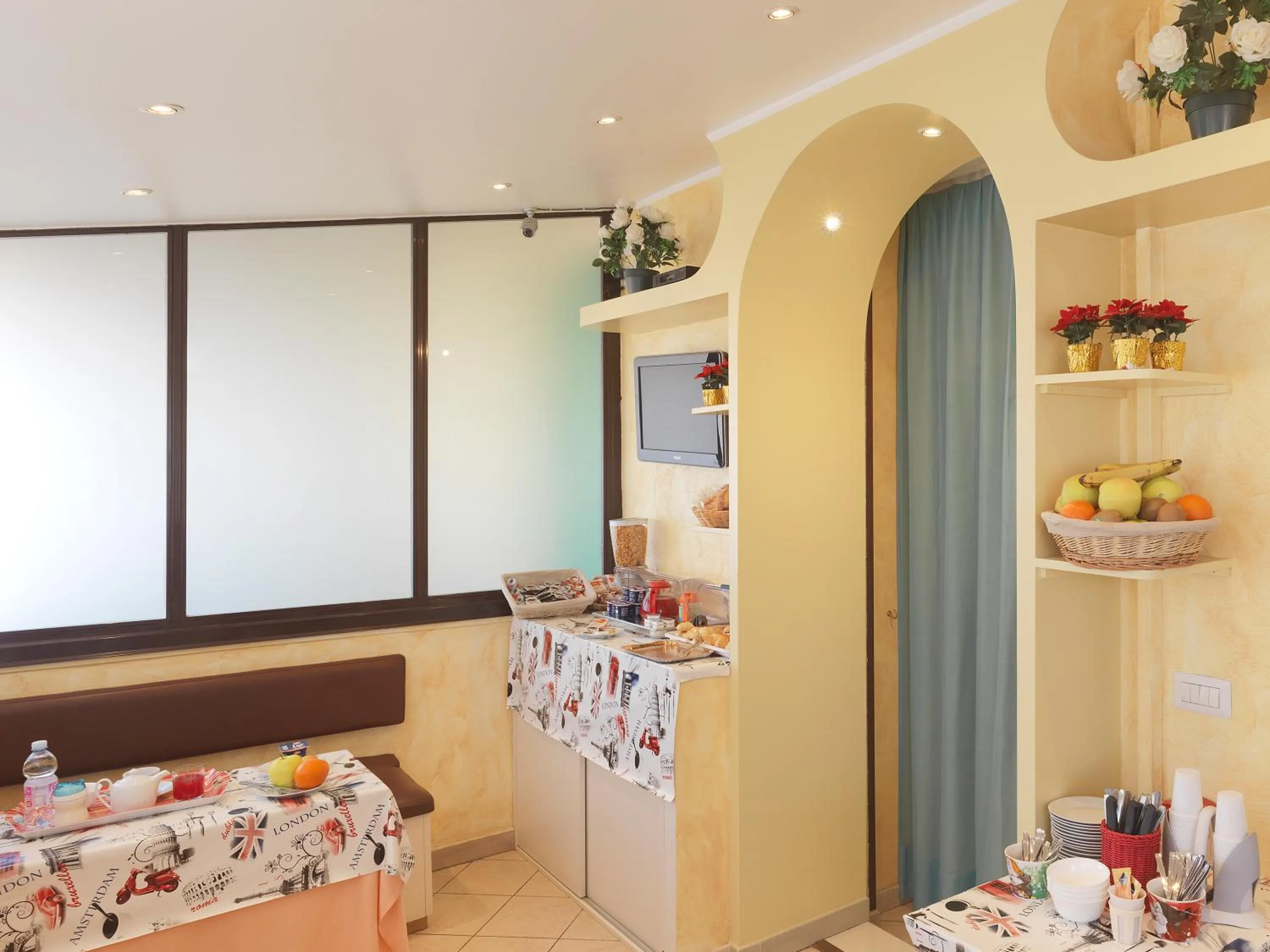 Food in Hotel Arco Romana