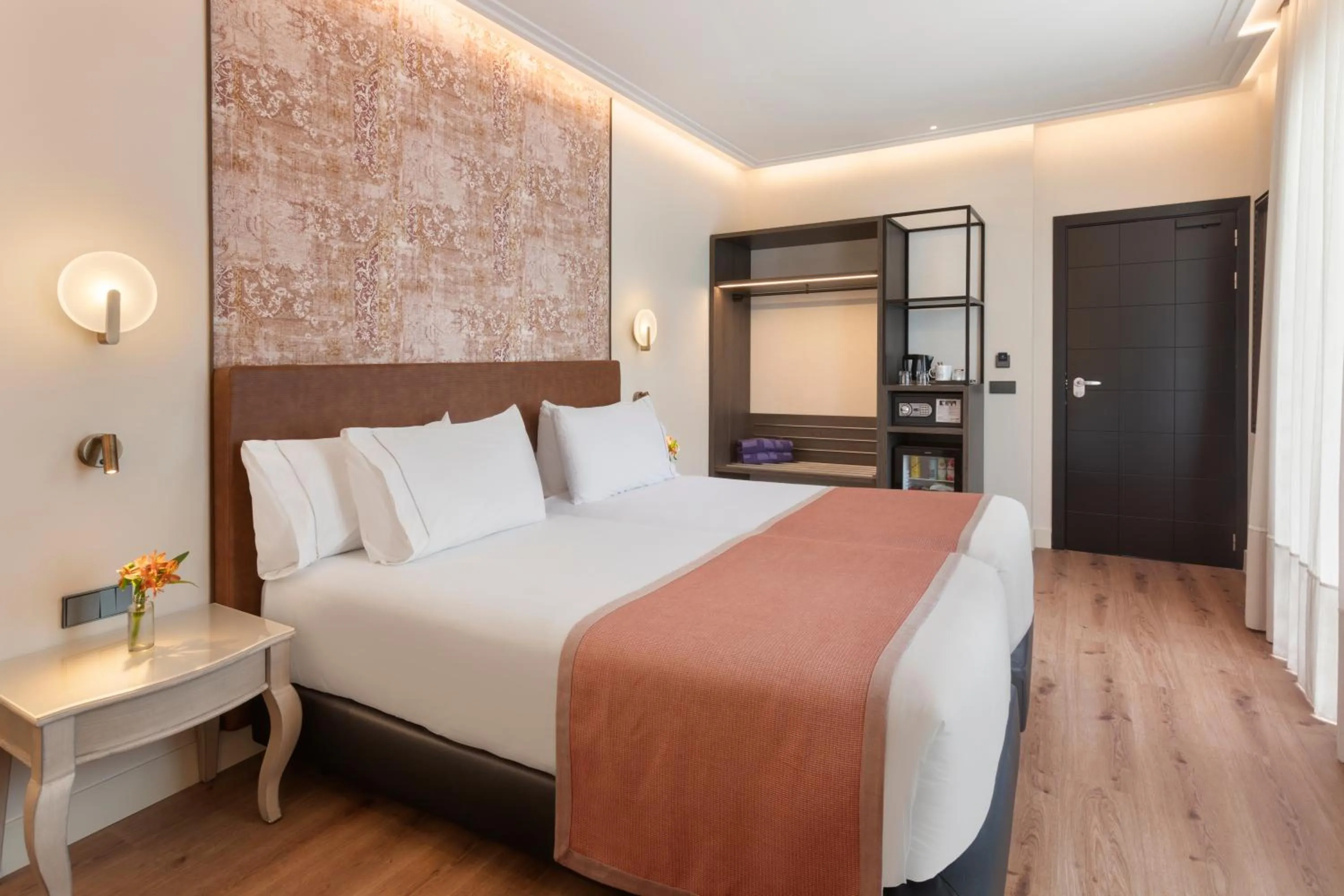Photo of the whole room, Bed in Eurostars Sevilla Boutique