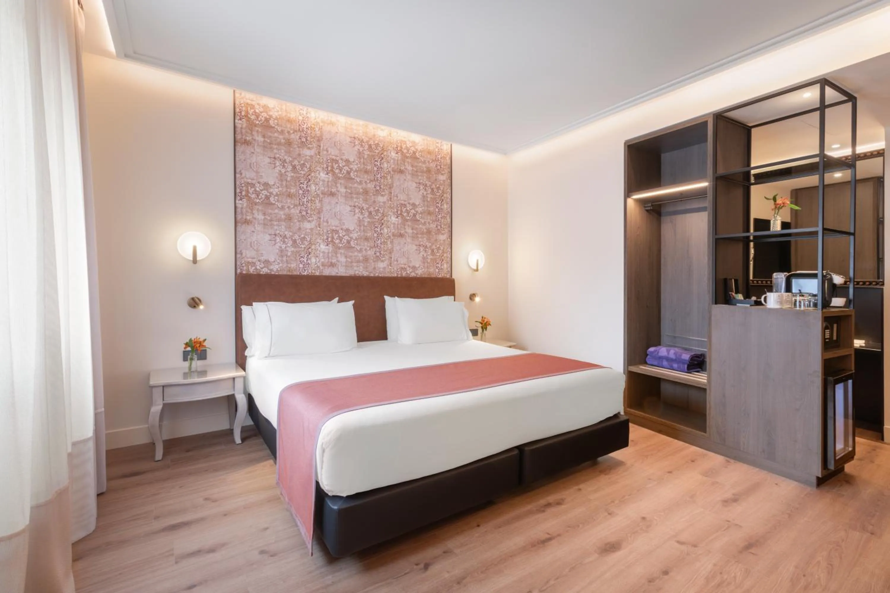 Photo of the whole room, Bed in Eurostars Sevilla Boutique
