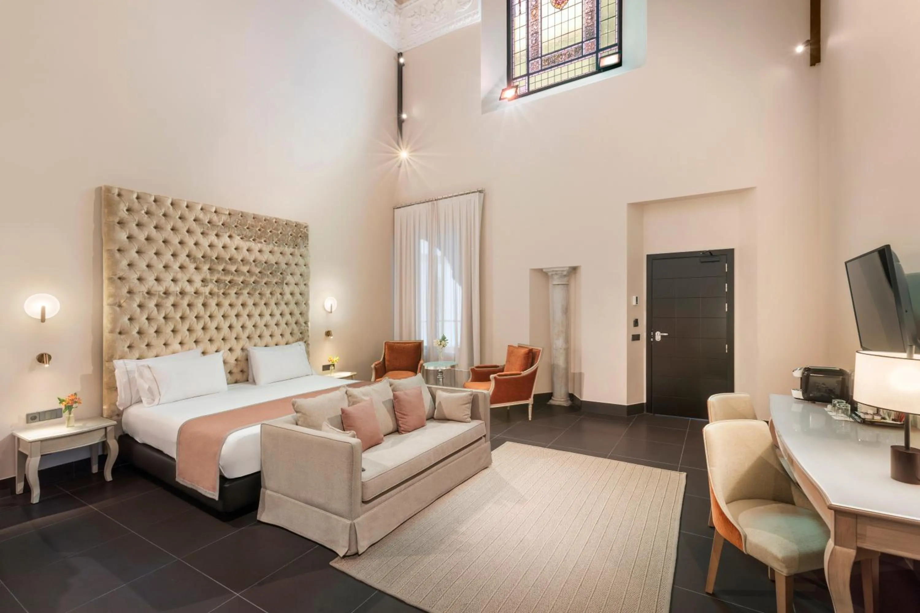 Photo of the whole room, Bed in Eurostars Sevilla Boutique