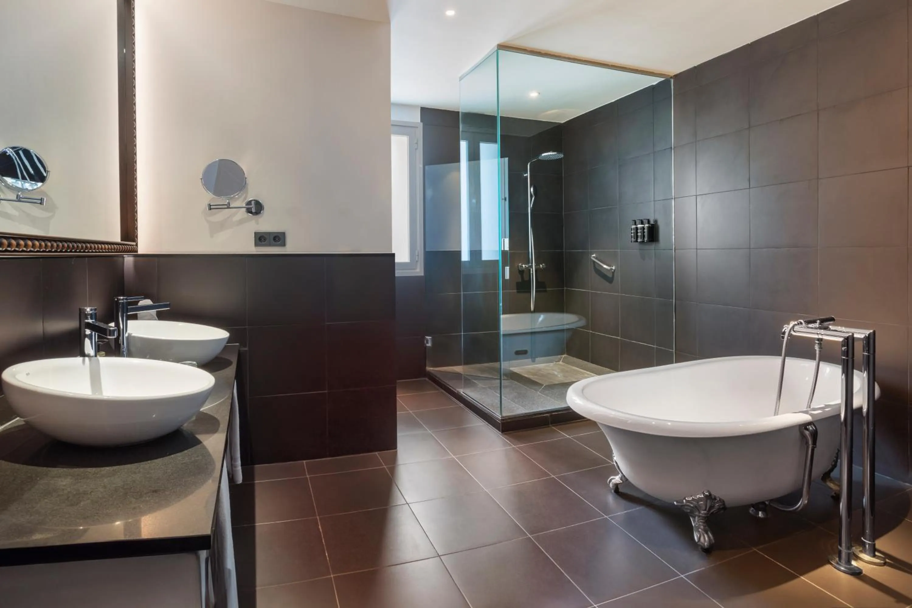 Photo of the whole room in Eurostars Sevilla Boutique