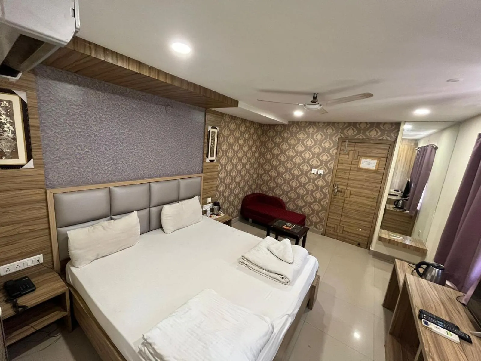 Superior Double Room - single occupancy in Hotel Pratap Residency
