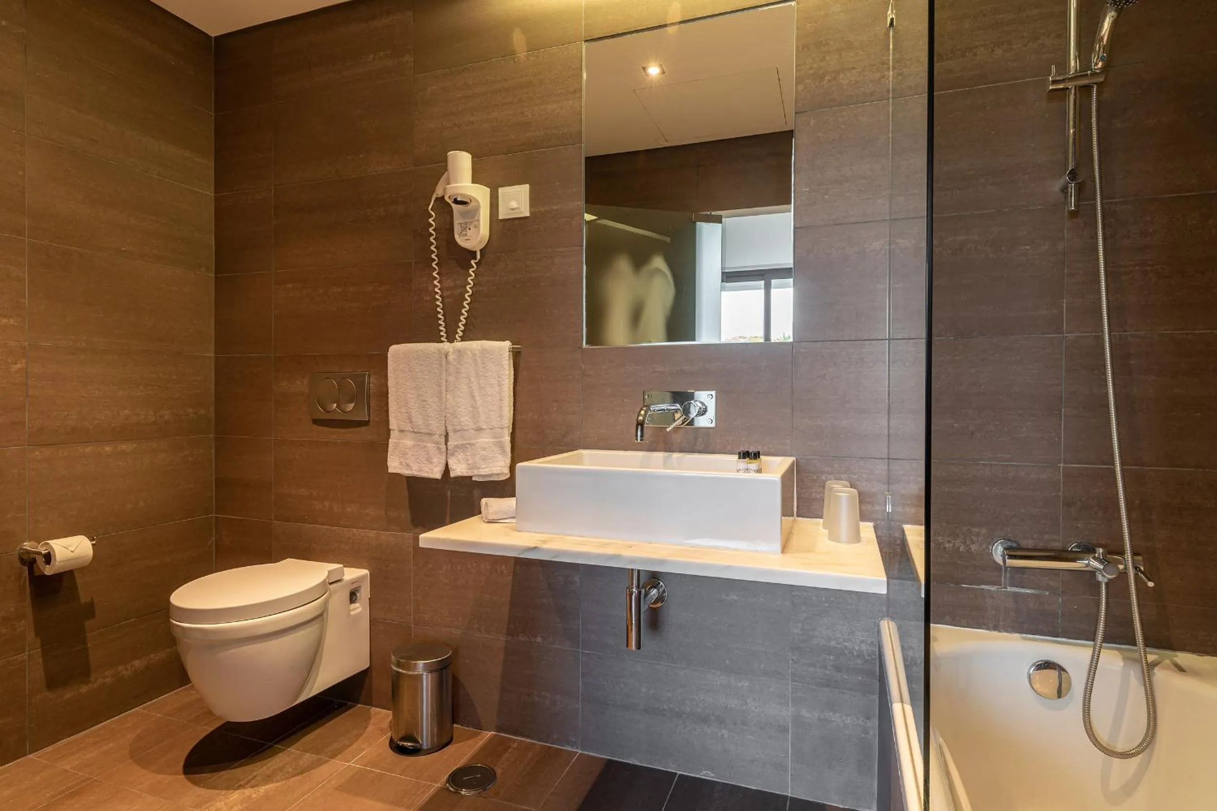 Shower in Monchique Resort & Spa