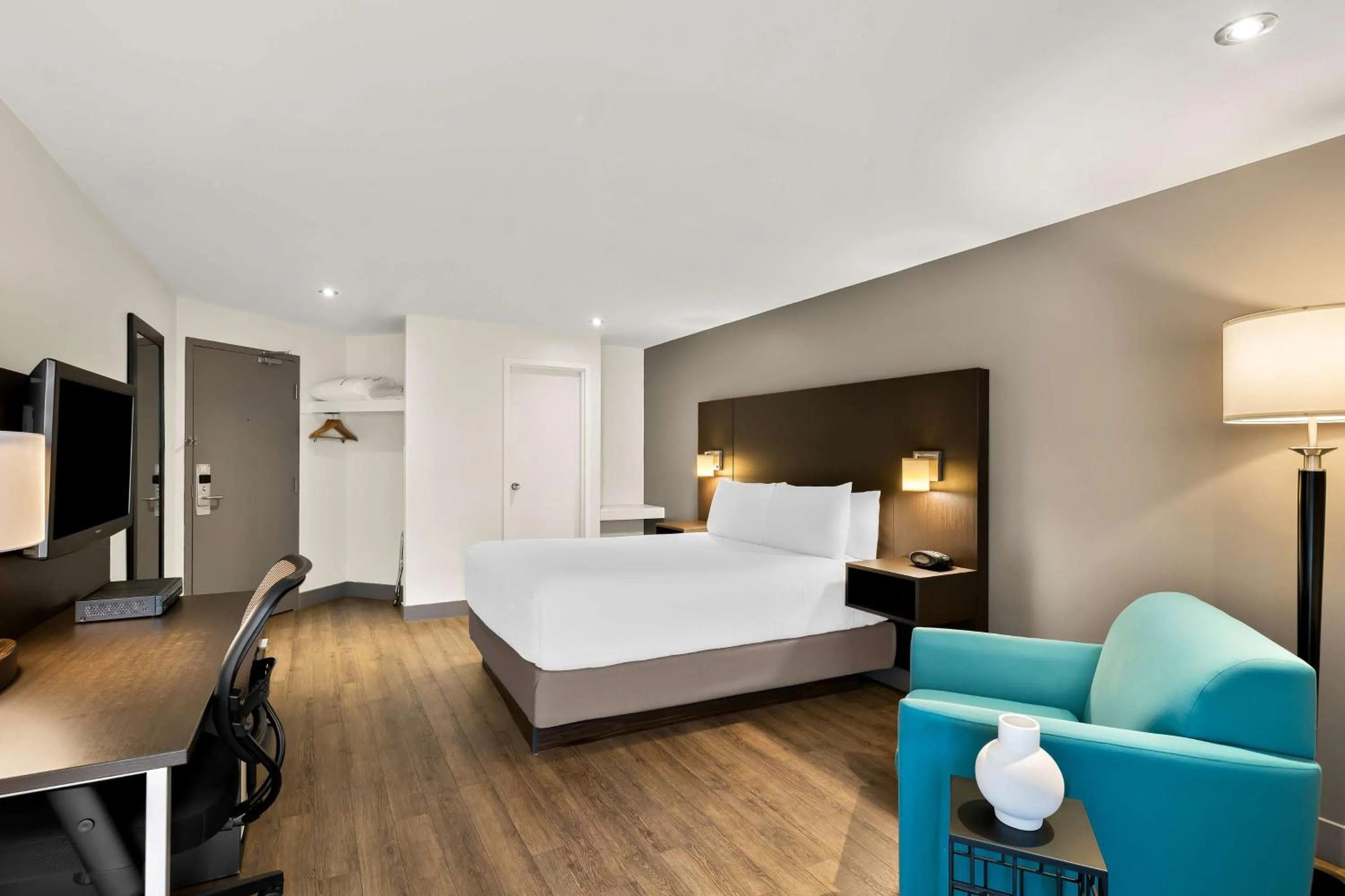 Bedroom, Bed in Best Western Hotel St. Jerome