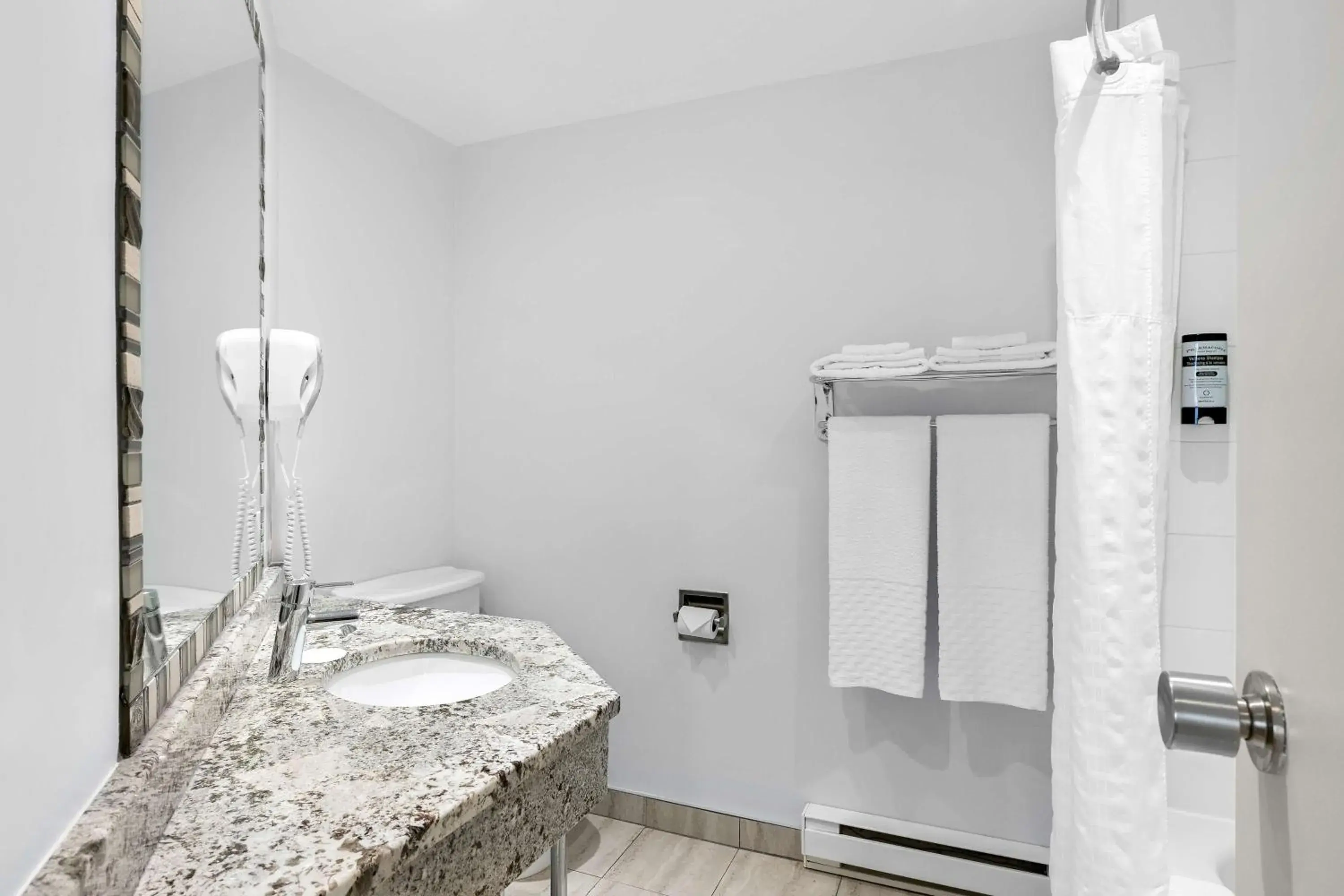 Bathroom in Best Western Hotel St. Jerome Bathroom in Best Western Hotel St. Jerome