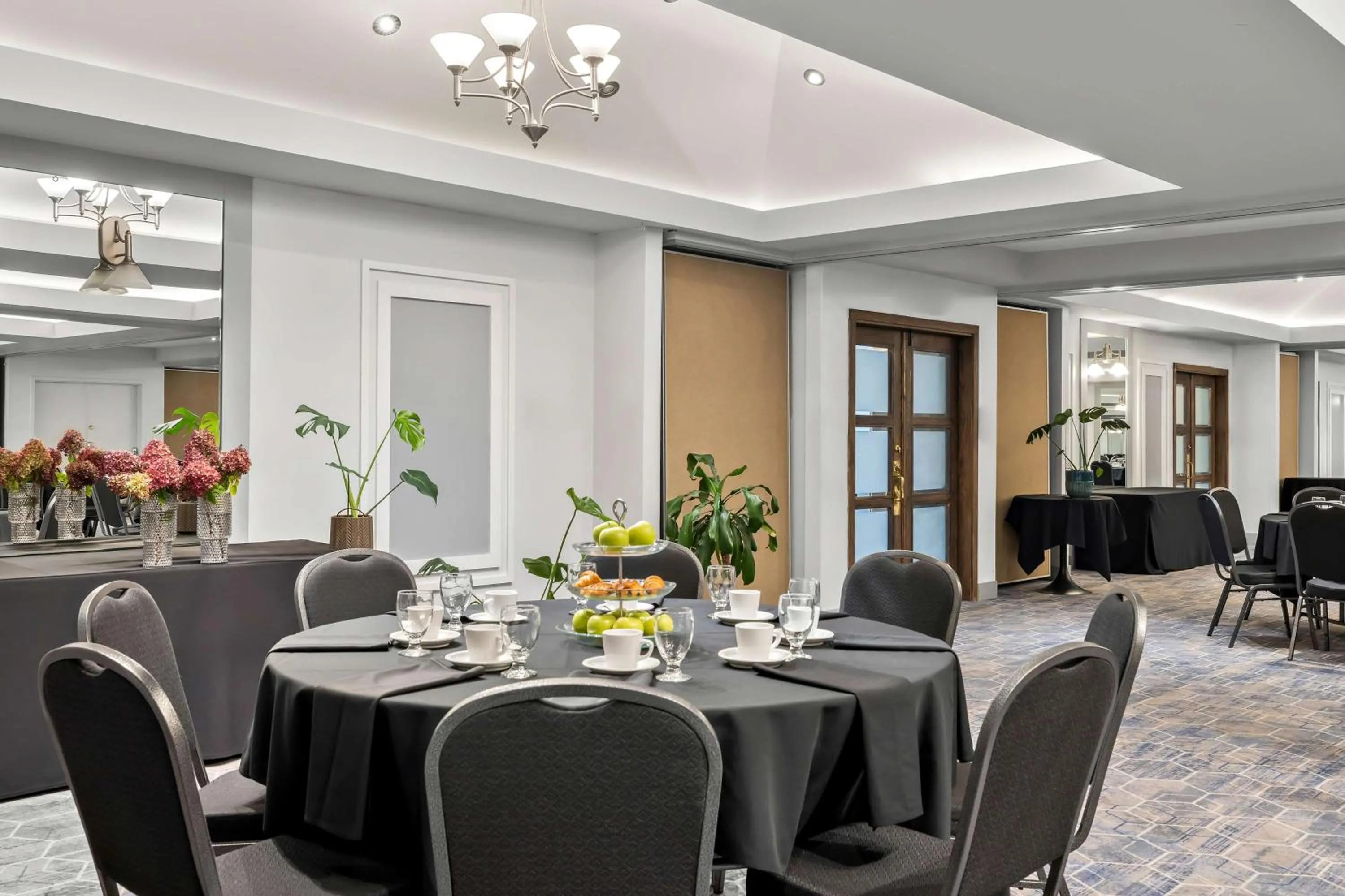 Banquet/Function facilities in Best Western Hotel St. Jerome