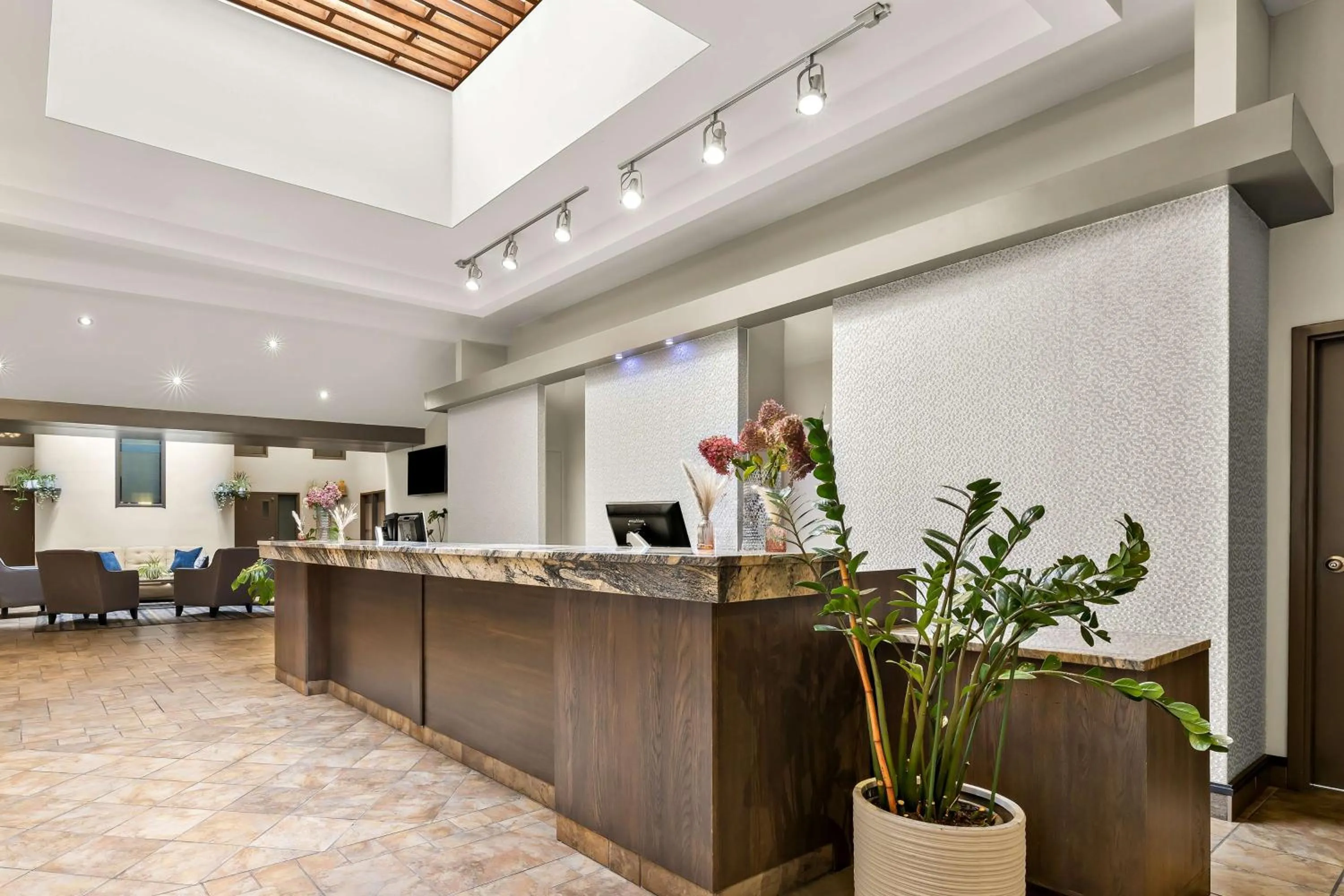 Lobby or reception in Best Western Hotel St. Jerome