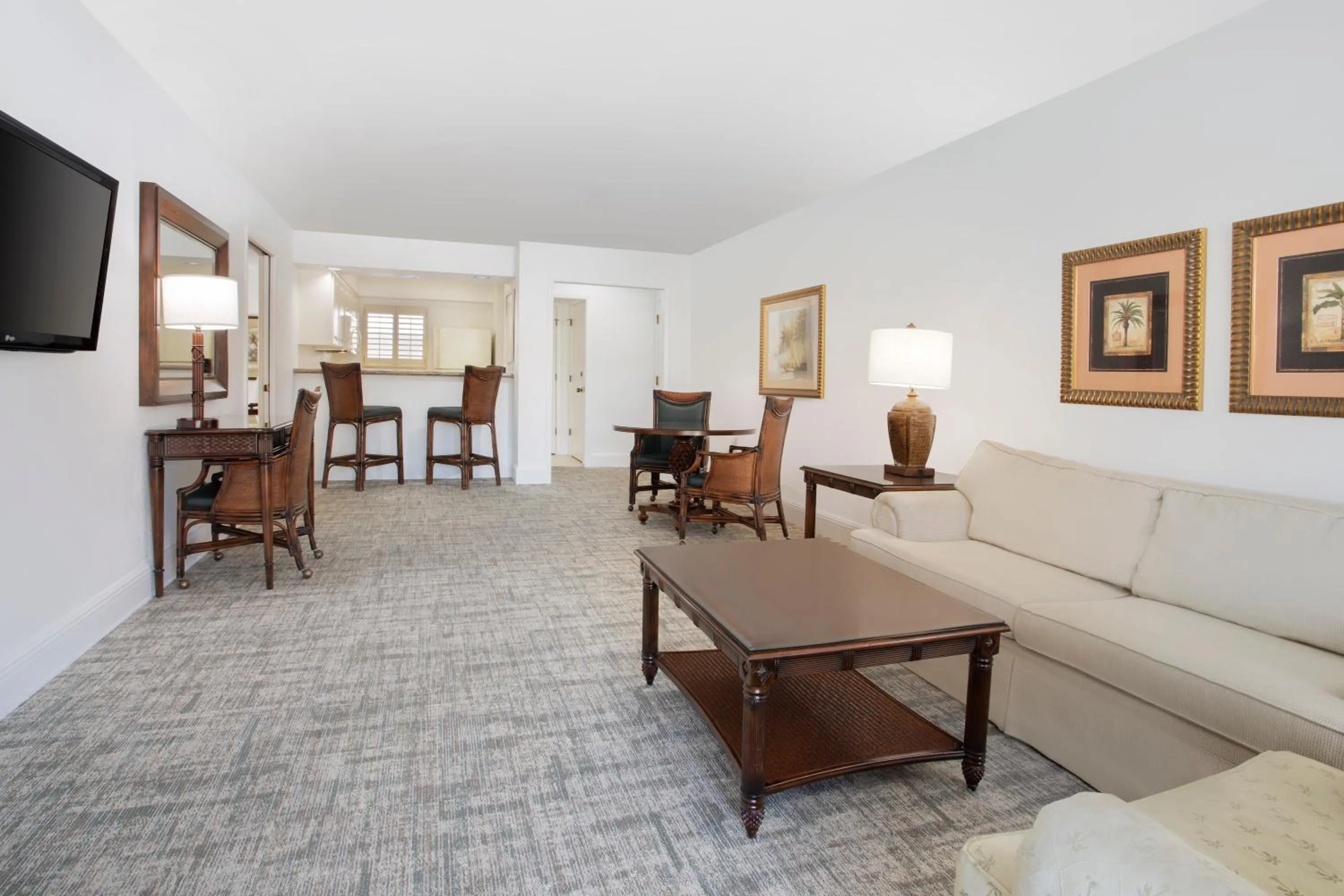 Deluxe Queen Suite in Saddlebrook Resort