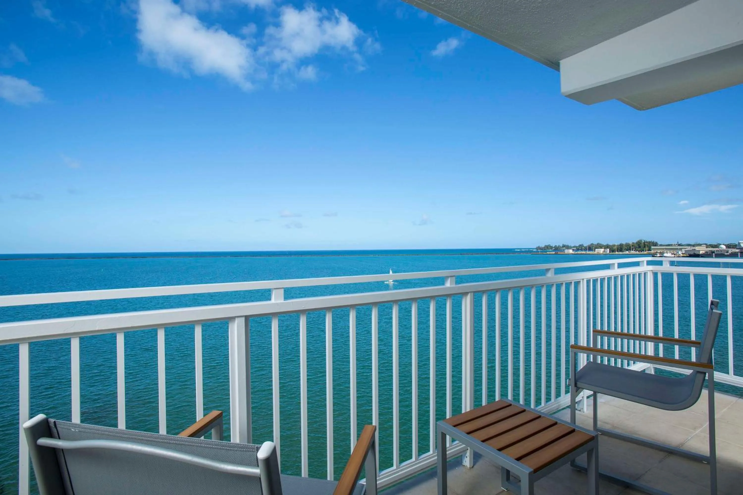 Bed in Grand Naniloa Hotel, a Doubletree by Hilton
