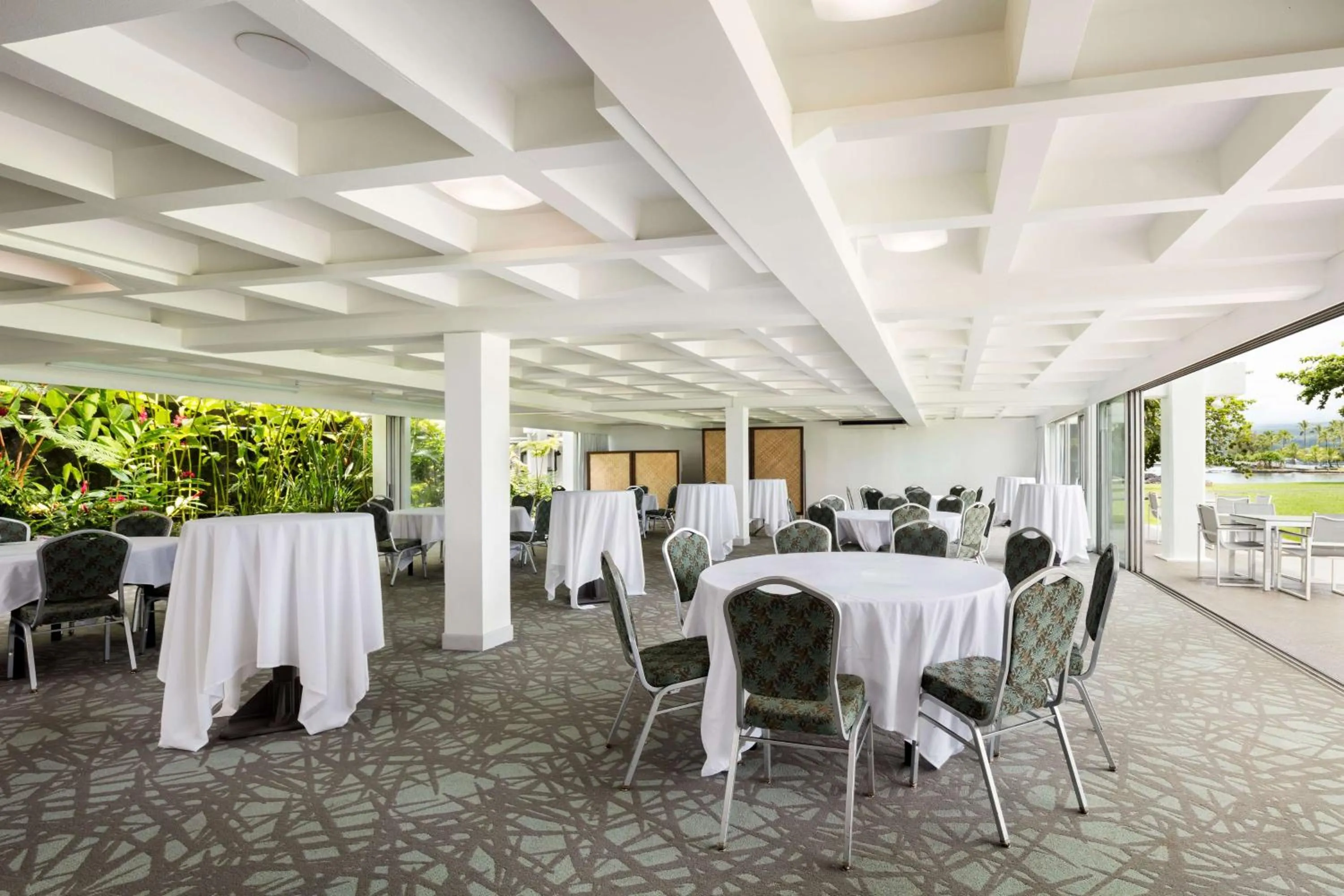 Meeting/conference room in Grand Naniloa Hotel, a Doubletree by Hilton