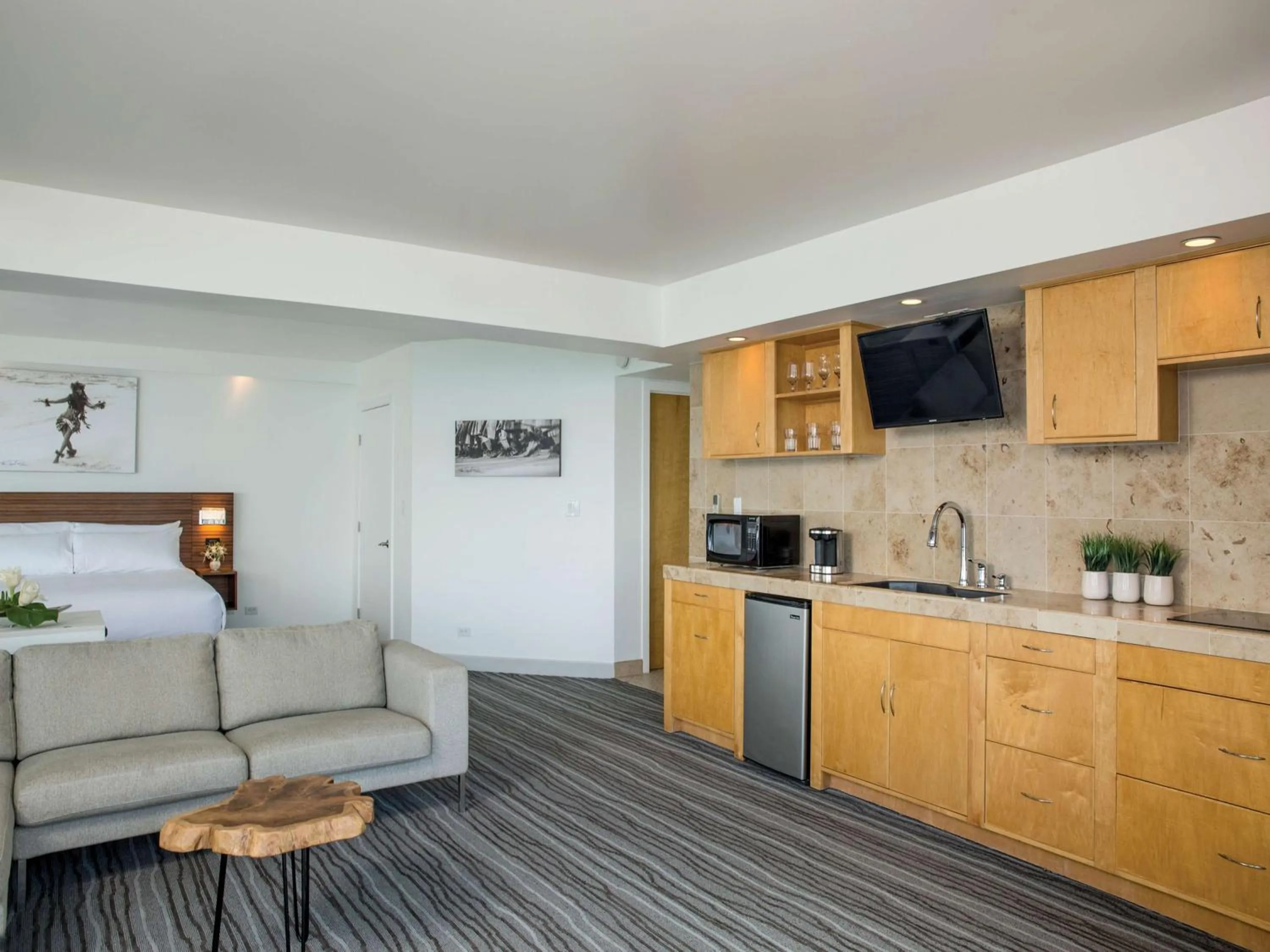 Kitchen or kitchenette in Grand Naniloa Hotel, a Doubletree by Hilton